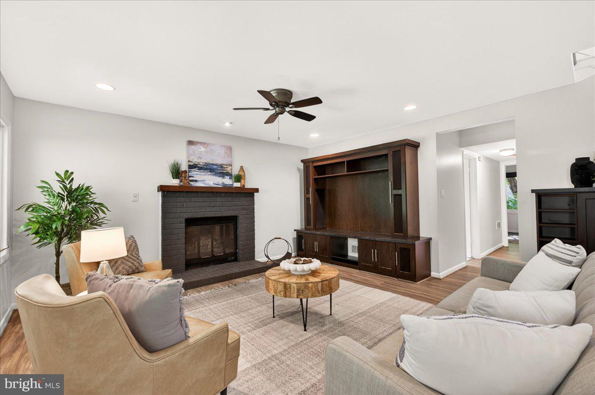 SIGNAL HILL - Residential