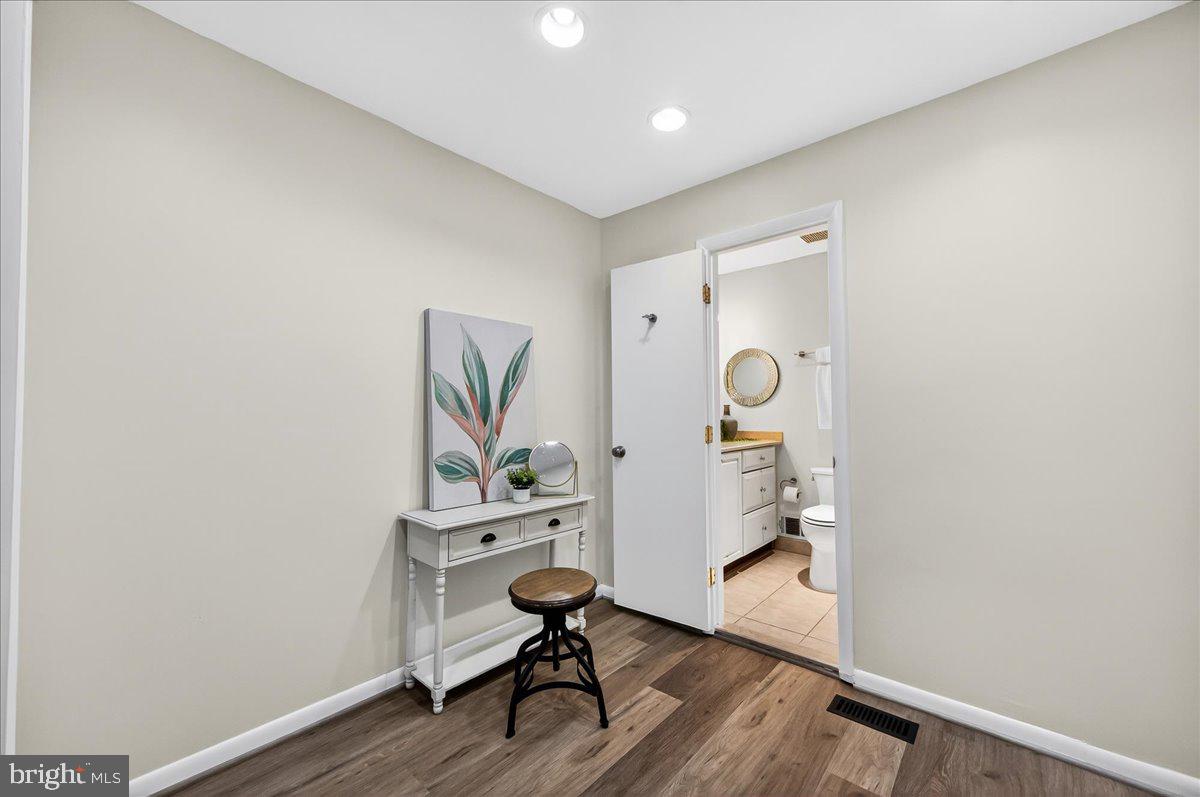 SIGNAL HILL - Residential