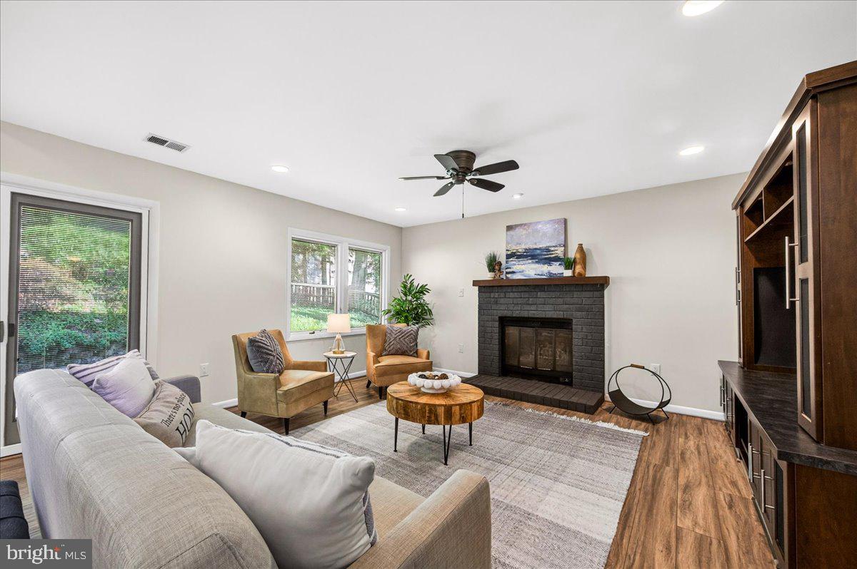 SIGNAL HILL - Residential