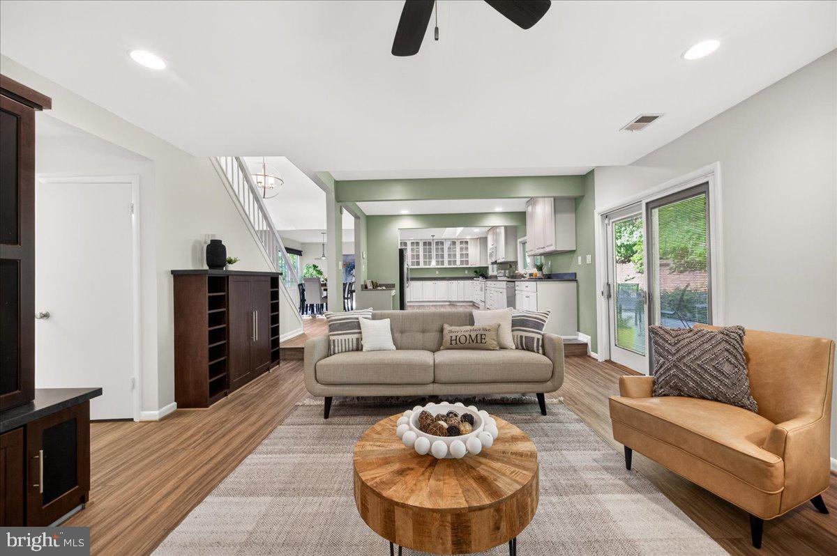 SIGNAL HILL - Residential