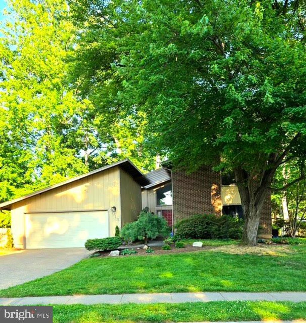 Photo of 9013 Fort Craig Drive, BURKE, VA 22015 (MLS # VAFX2314520)
