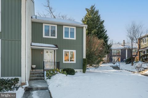 22 E CLOSE MOORESTOWN NJ 08057