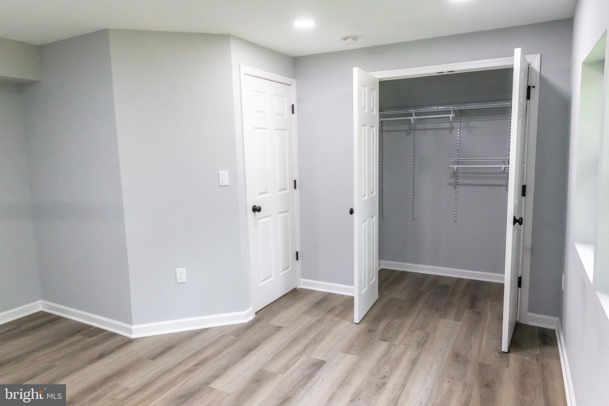 FOREST KNOLLS - Residential Lease