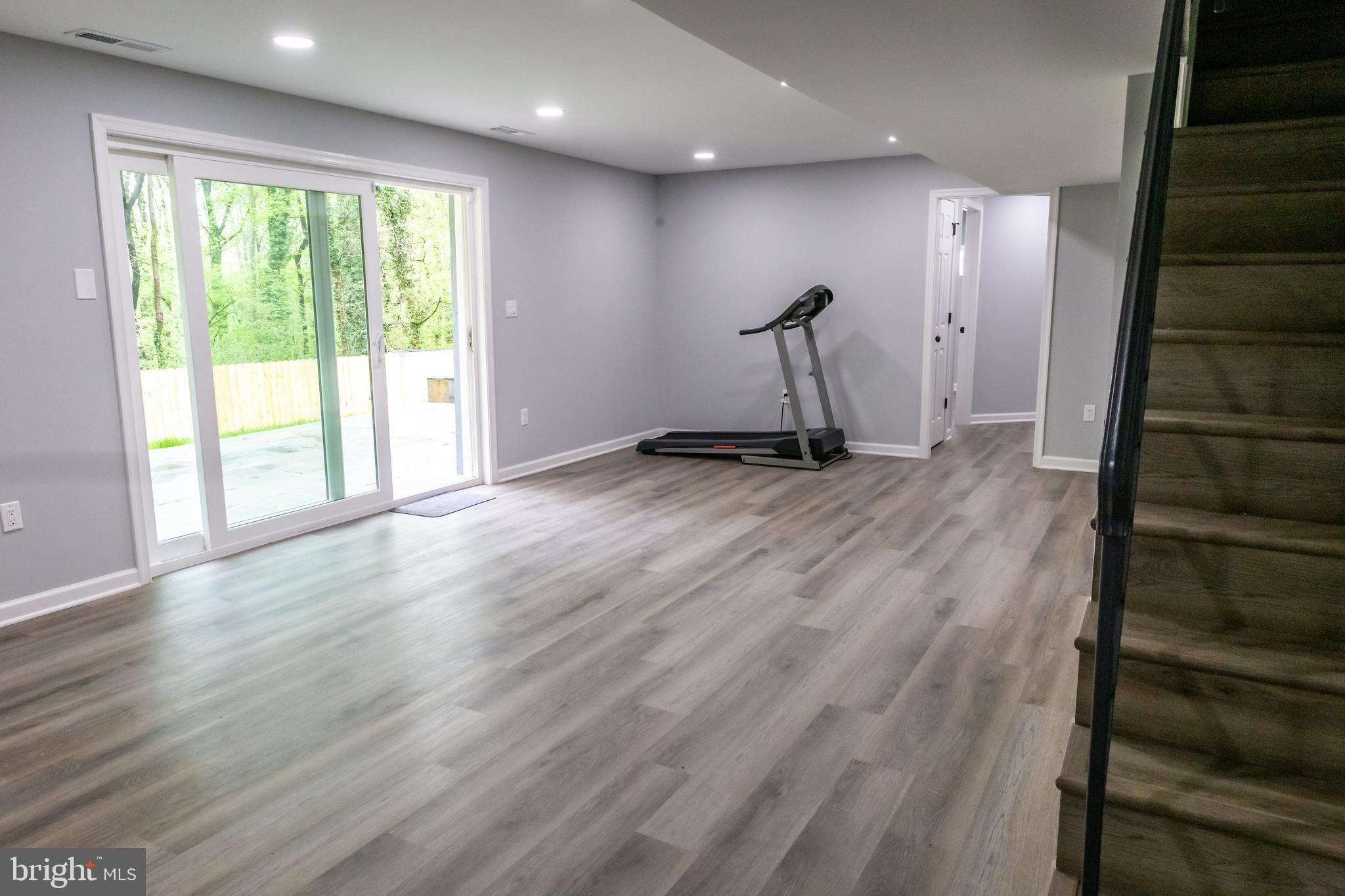 FOREST KNOLLS - Residential Lease