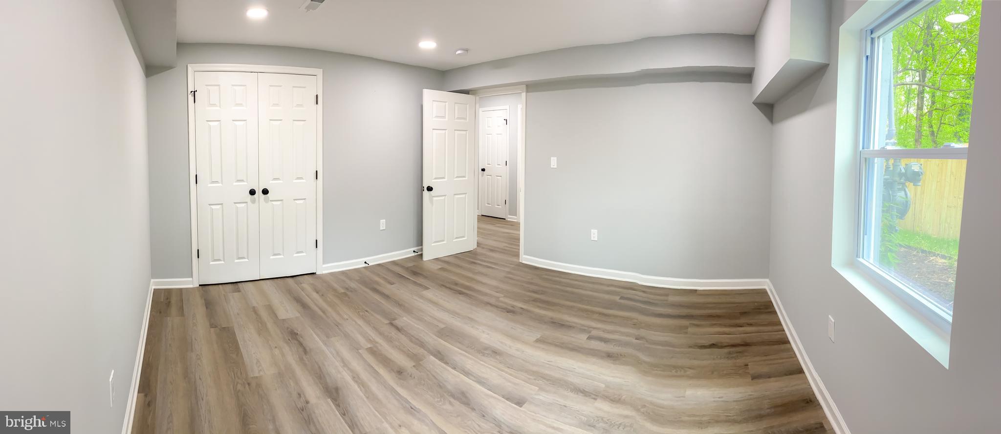 FOREST KNOLLS - Residential Lease