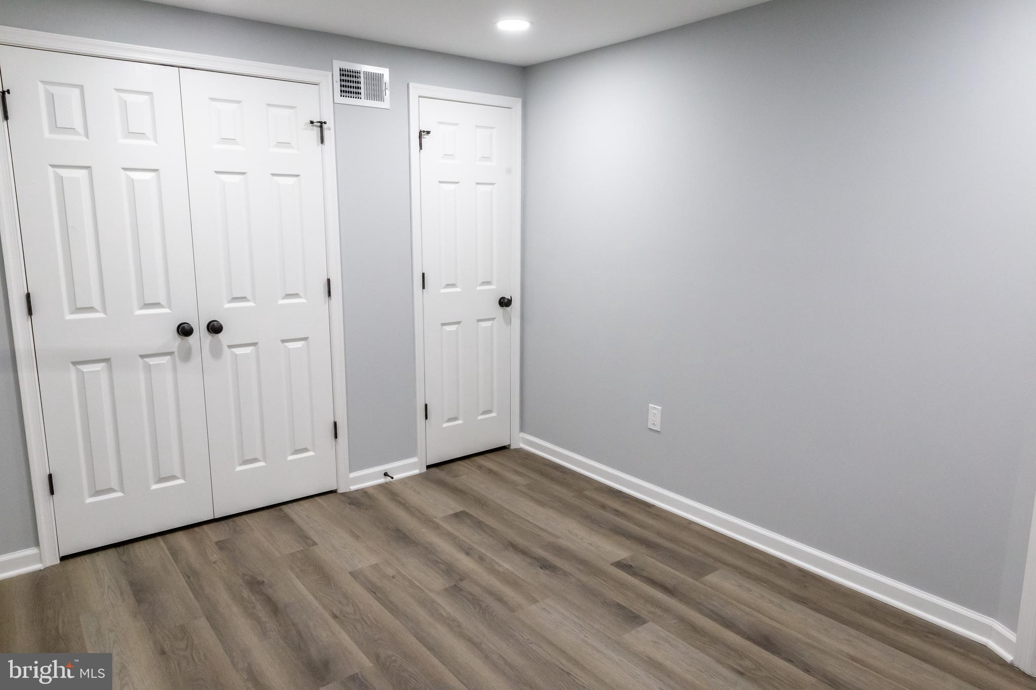 FOREST KNOLLS - Residential Lease