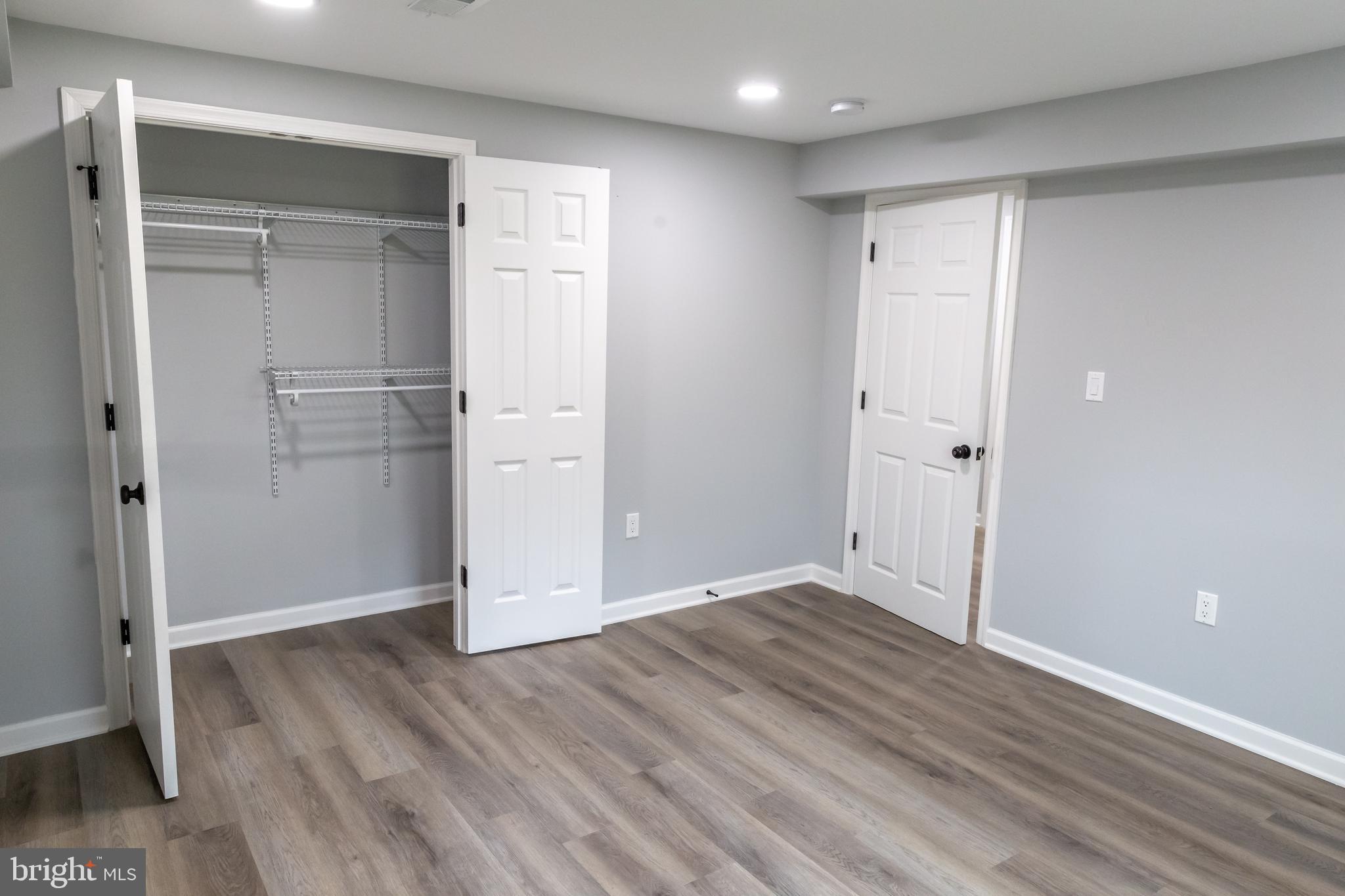 FOREST KNOLLS - Residential Lease