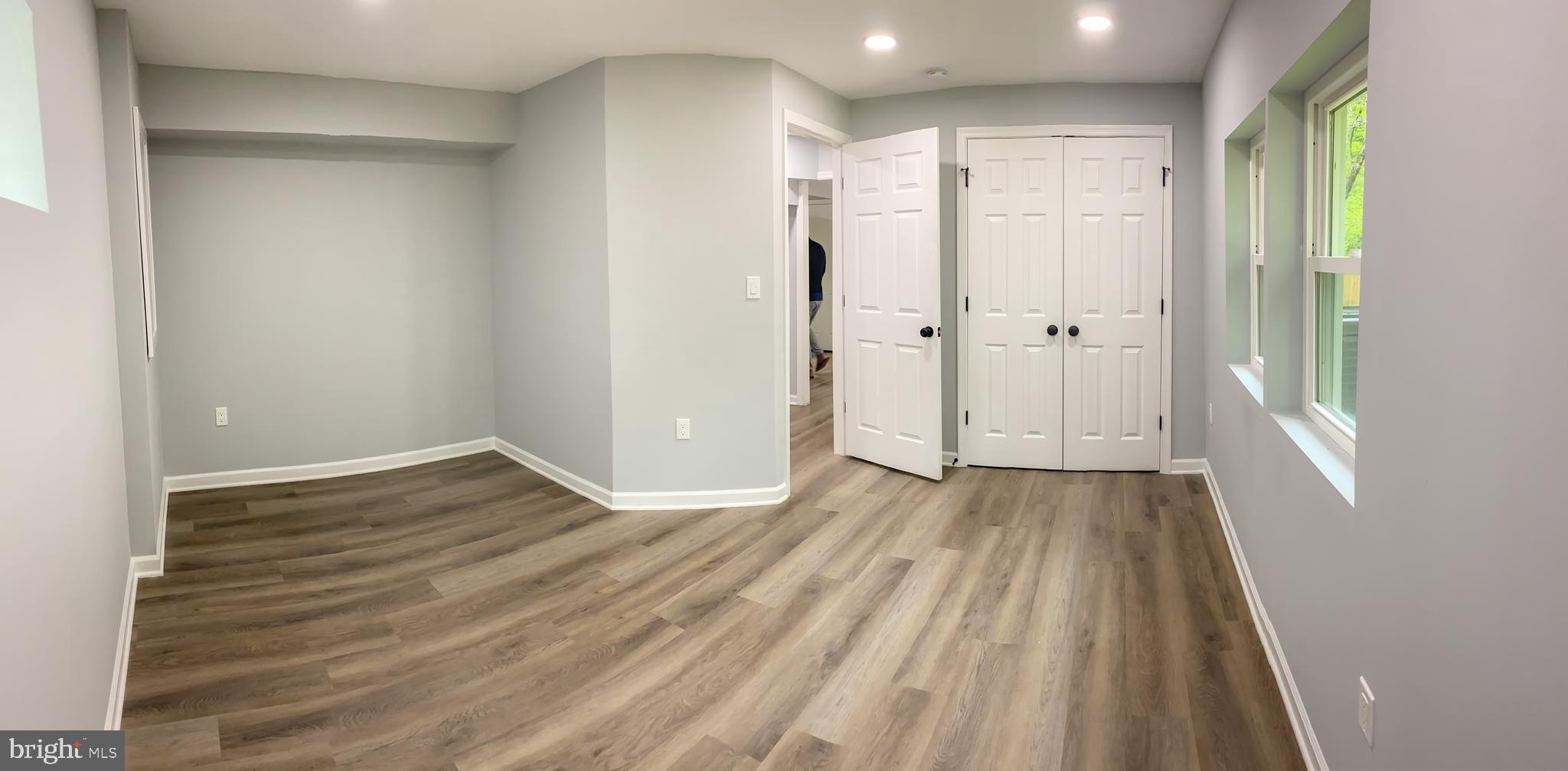 FOREST KNOLLS - Residential Lease