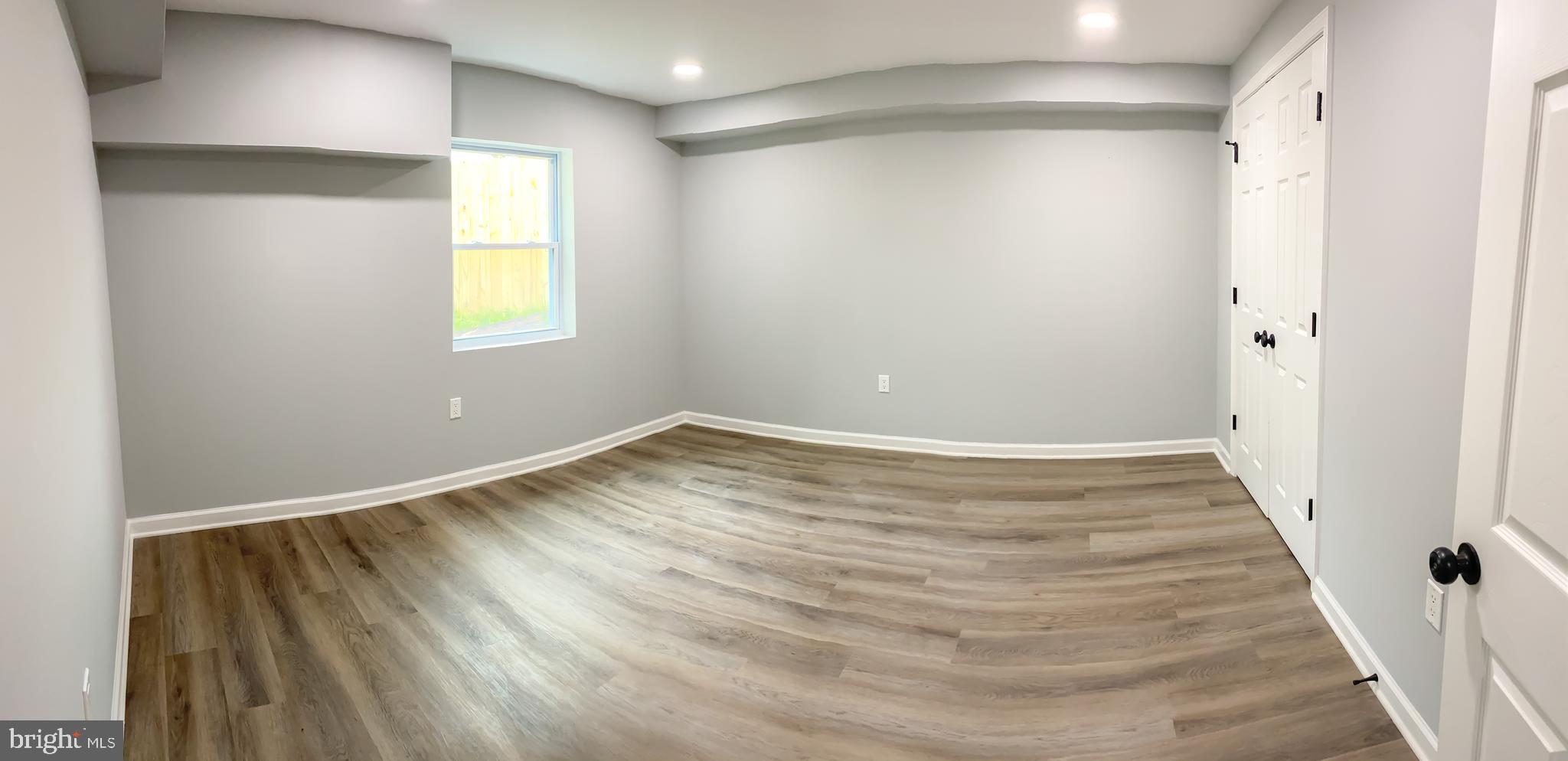 FOREST KNOLLS - Residential Lease