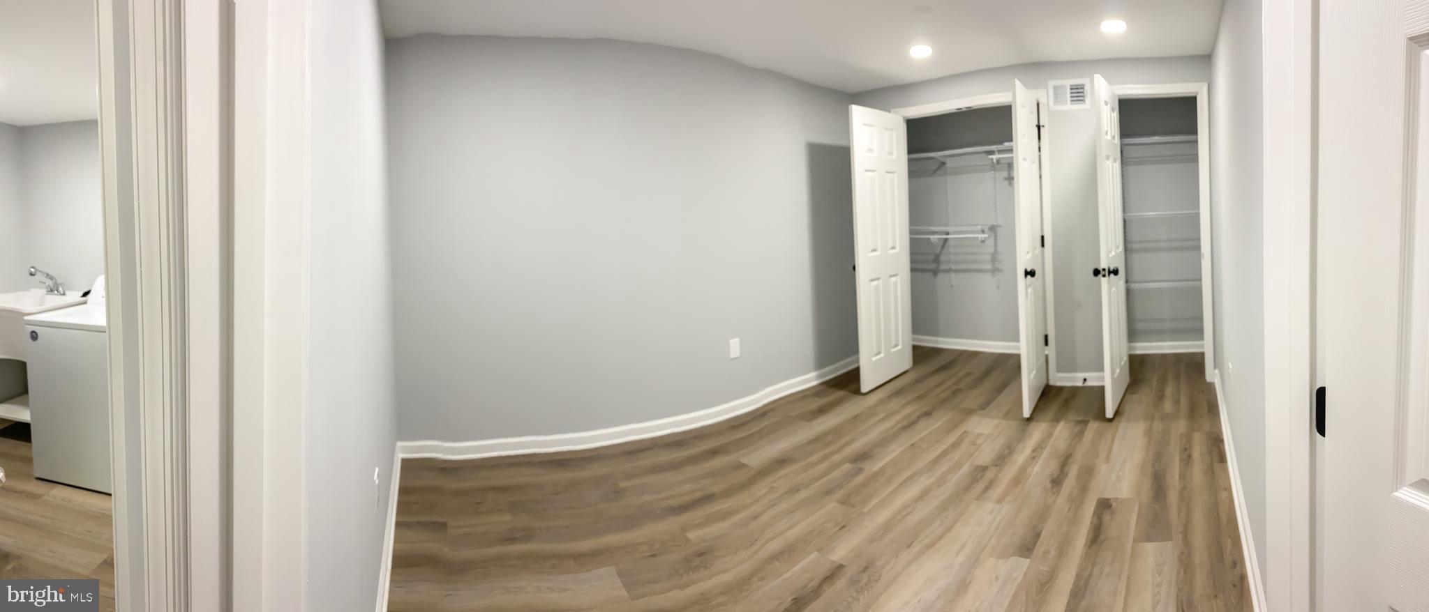 FOREST KNOLLS - Residential Lease