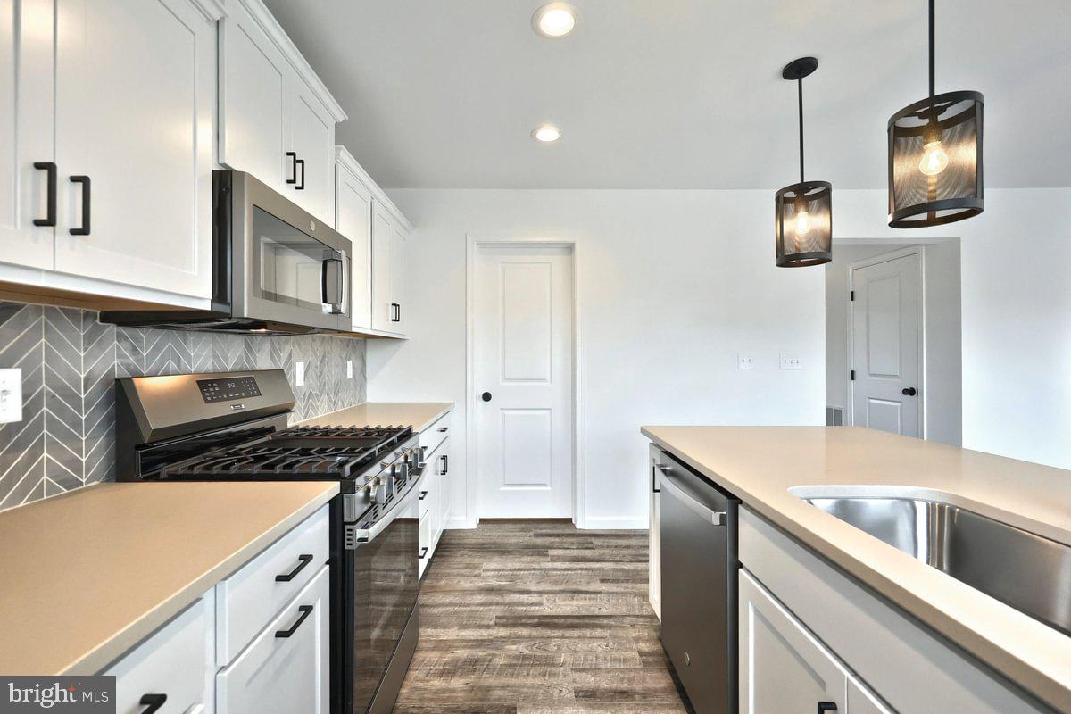 HILLS AT VALLEY VIEW - Residential