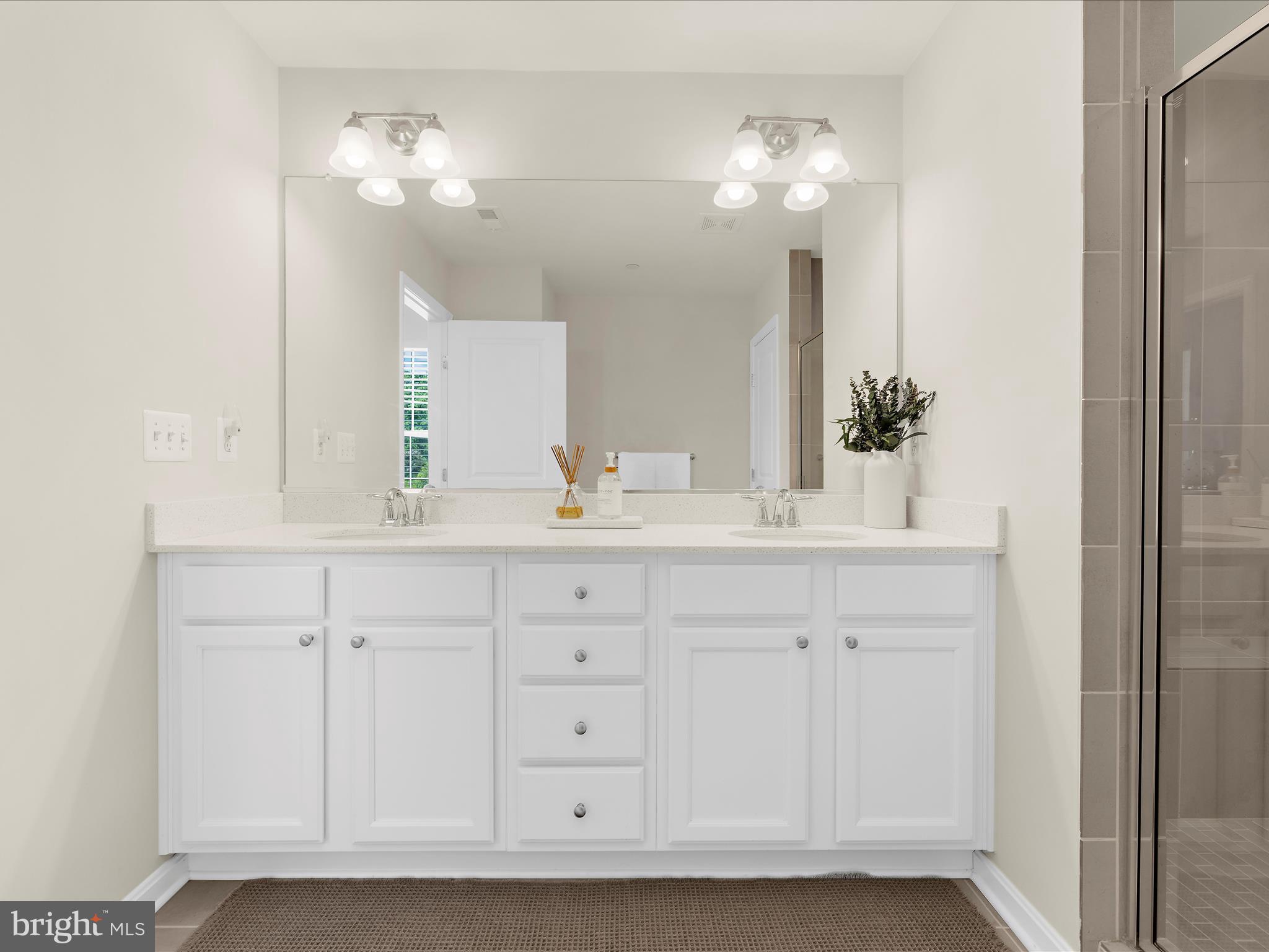 ROMANCOKE ON THE BAY - Residential