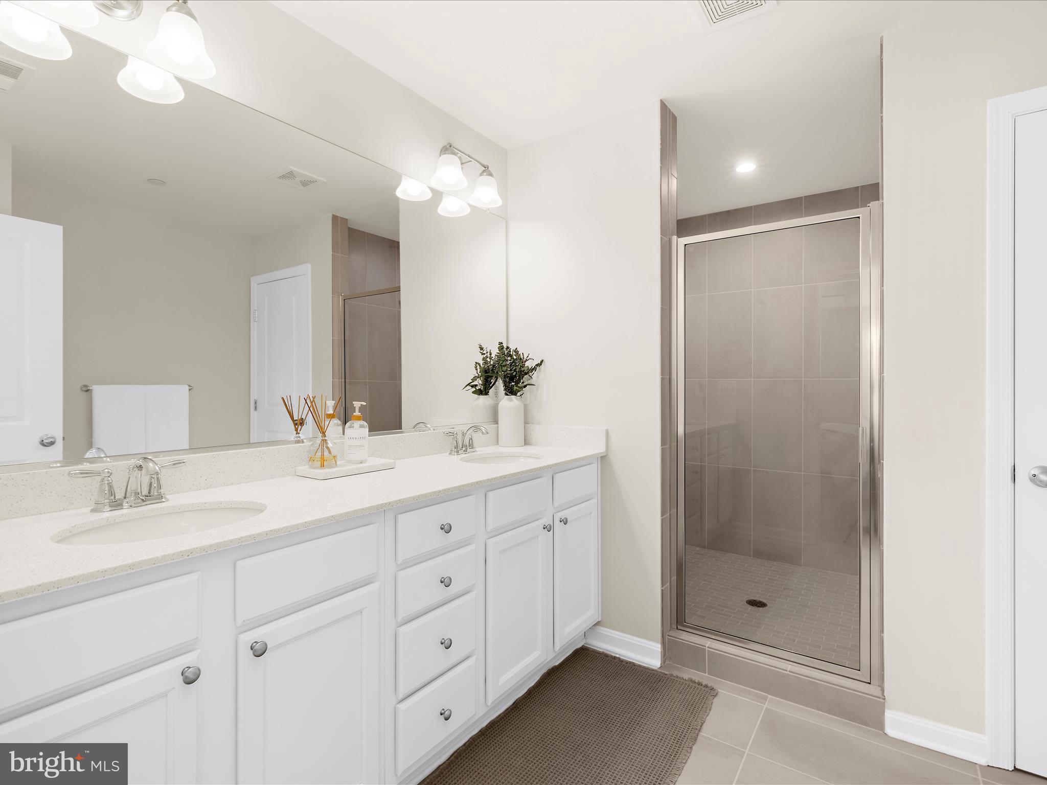 ROMANCOKE ON THE BAY - Residential