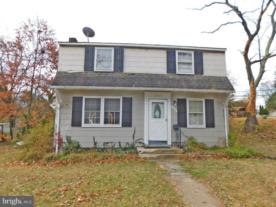 INVESTOR ALERT - 3 beds 1.5 baths in need of work. Great location minutes from the University of MD Campus, shopping centers, public transportation, and a short drive to D.C