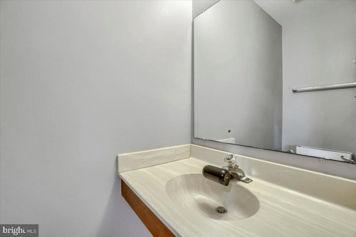 TIMBERLAKE ESTATES - Residential