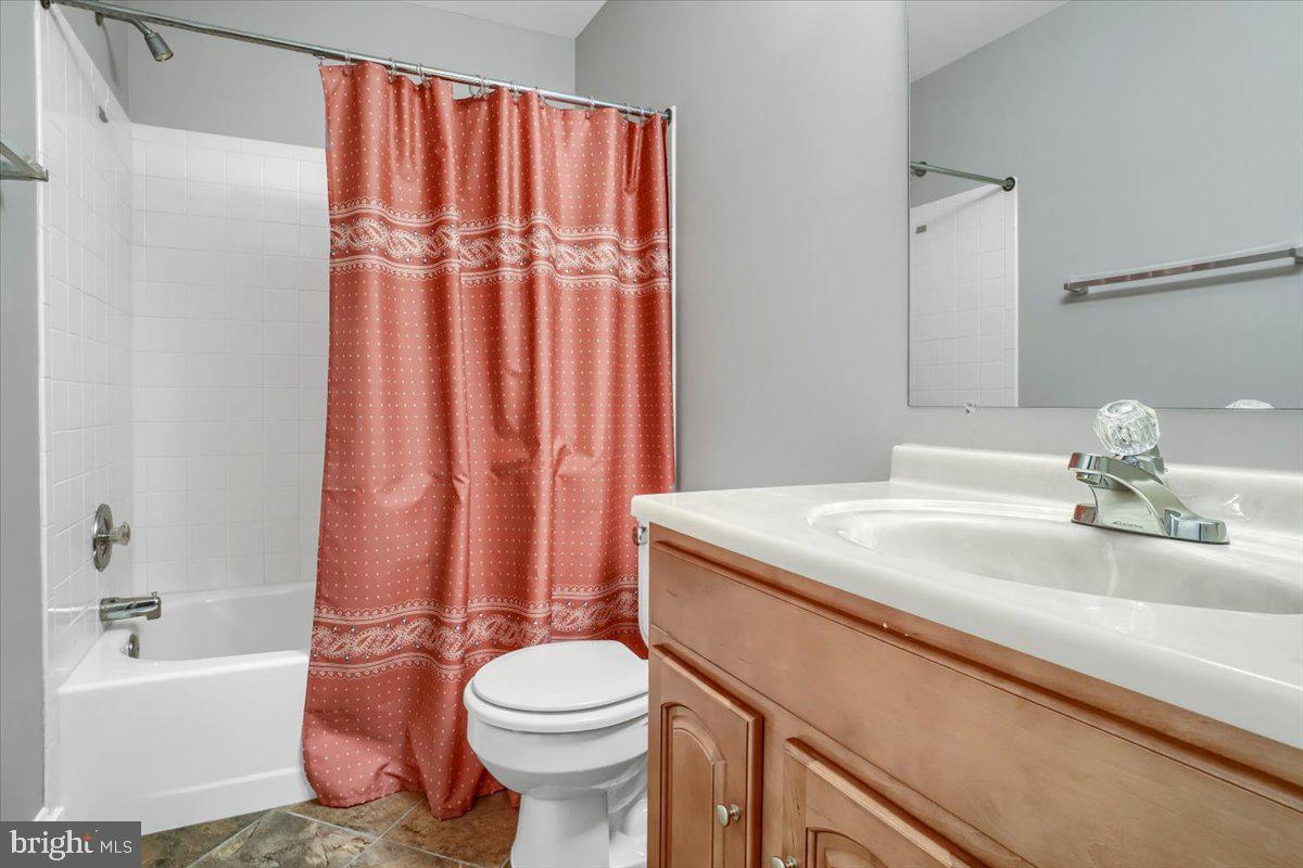 TIMBERLAKE ESTATES - Residential