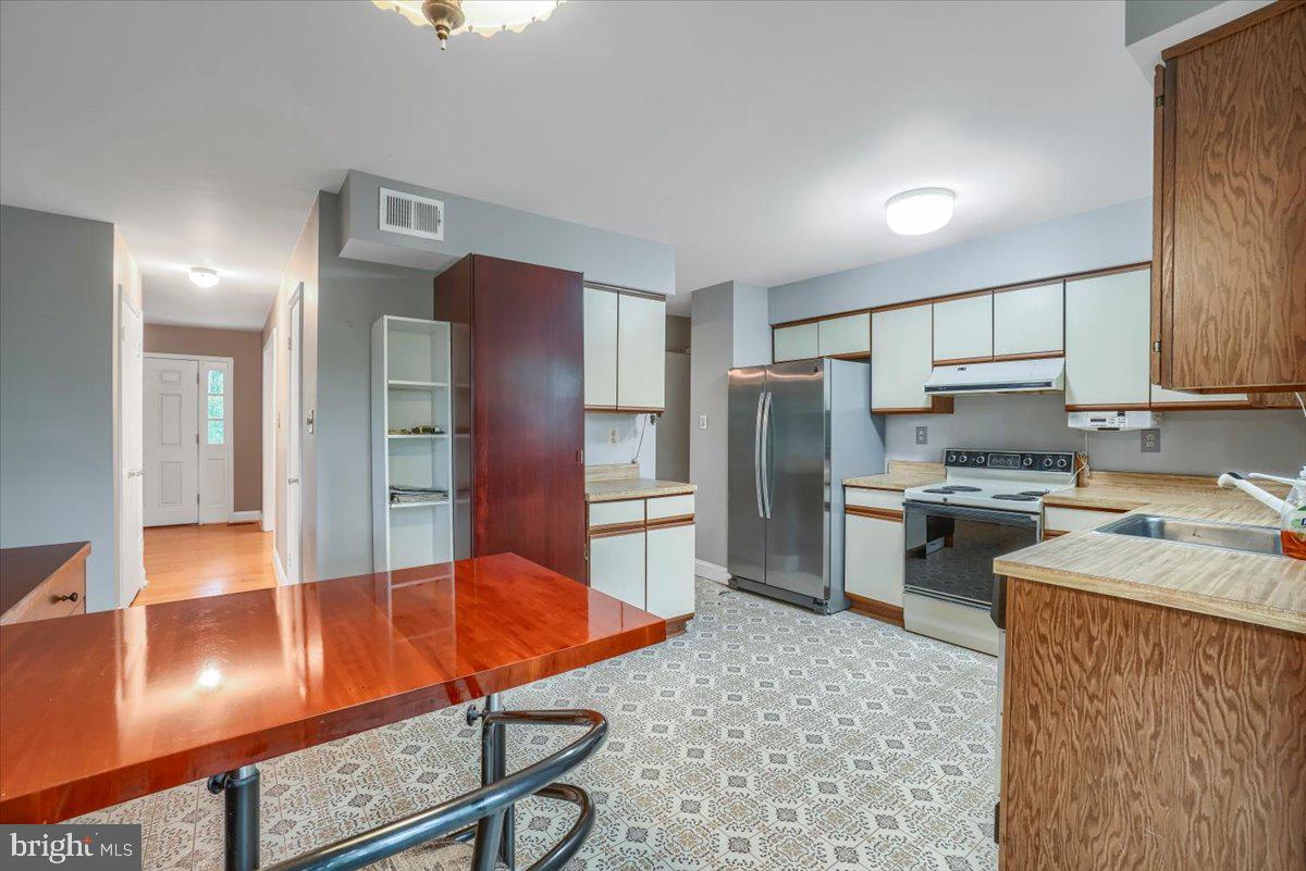 TIMBERLAKE ESTATES - Residential