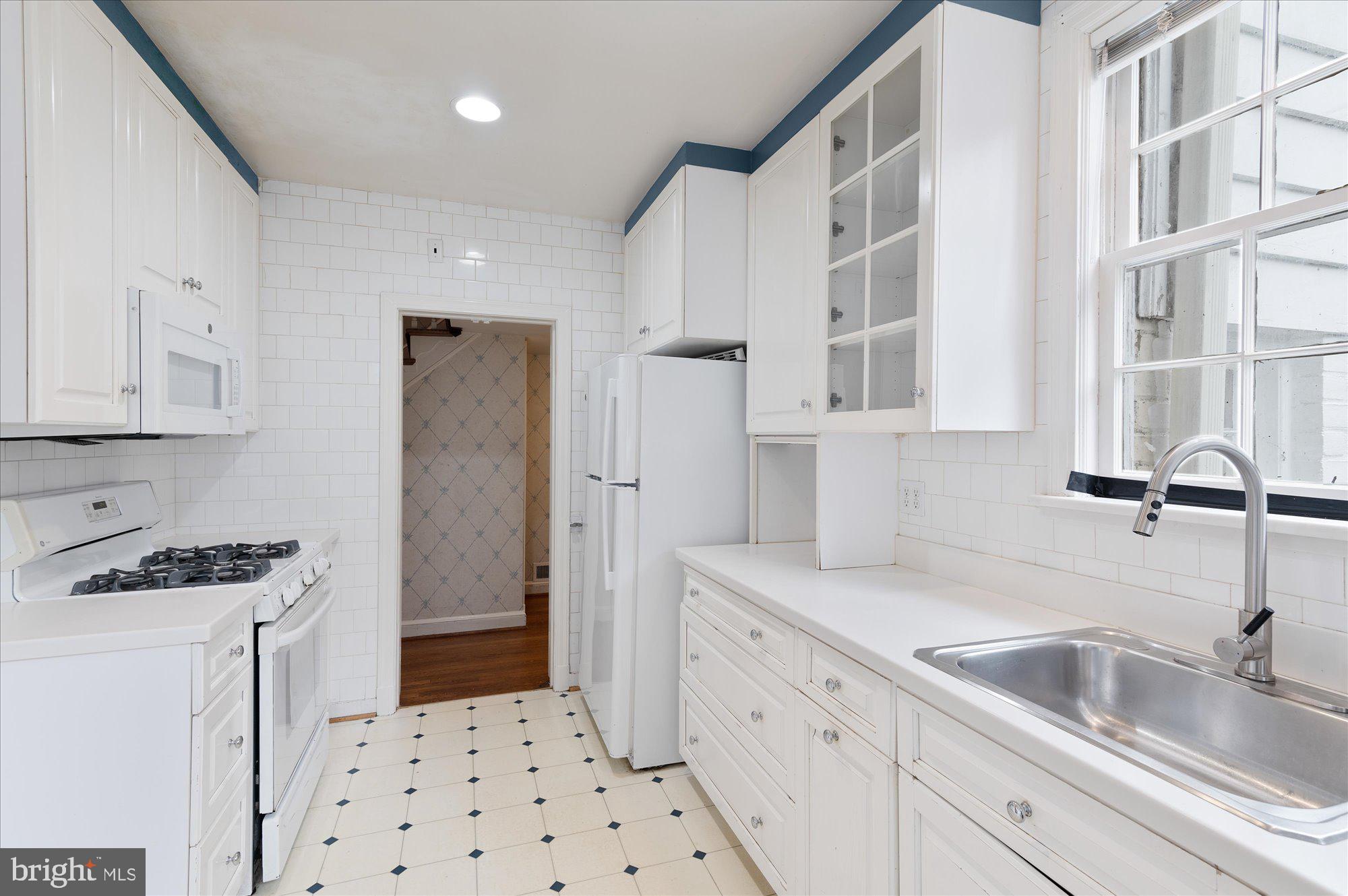 CHEVY CHASE VILLAGE - Residential