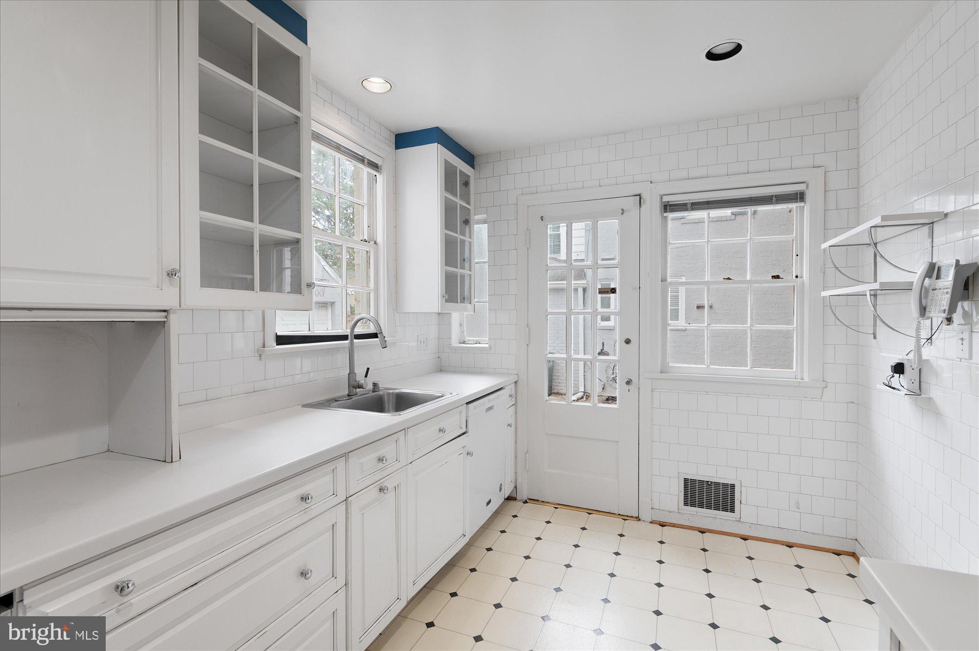 CHEVY CHASE VILLAGE - Residential