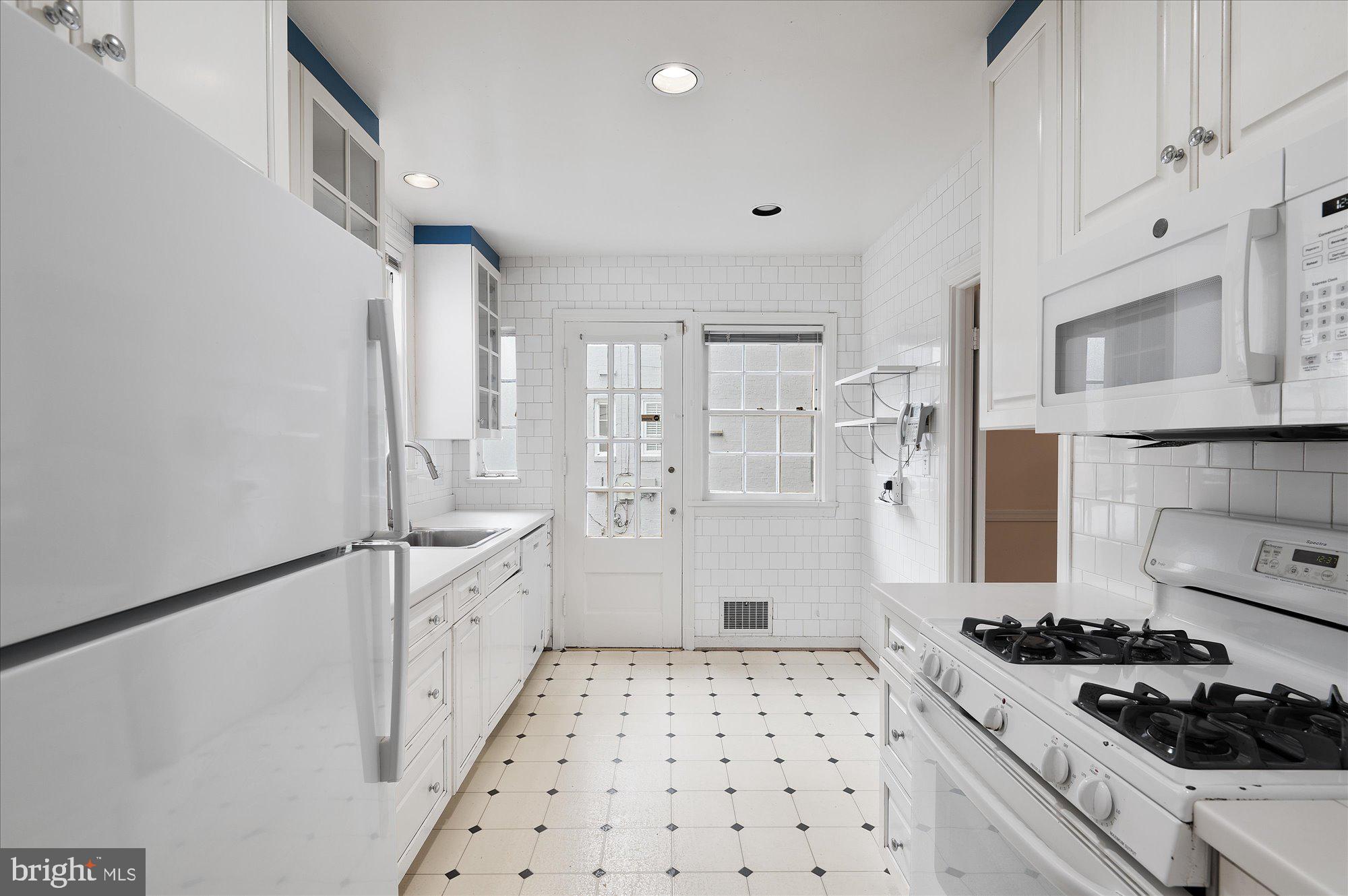 CHEVY CHASE VILLAGE - Residential