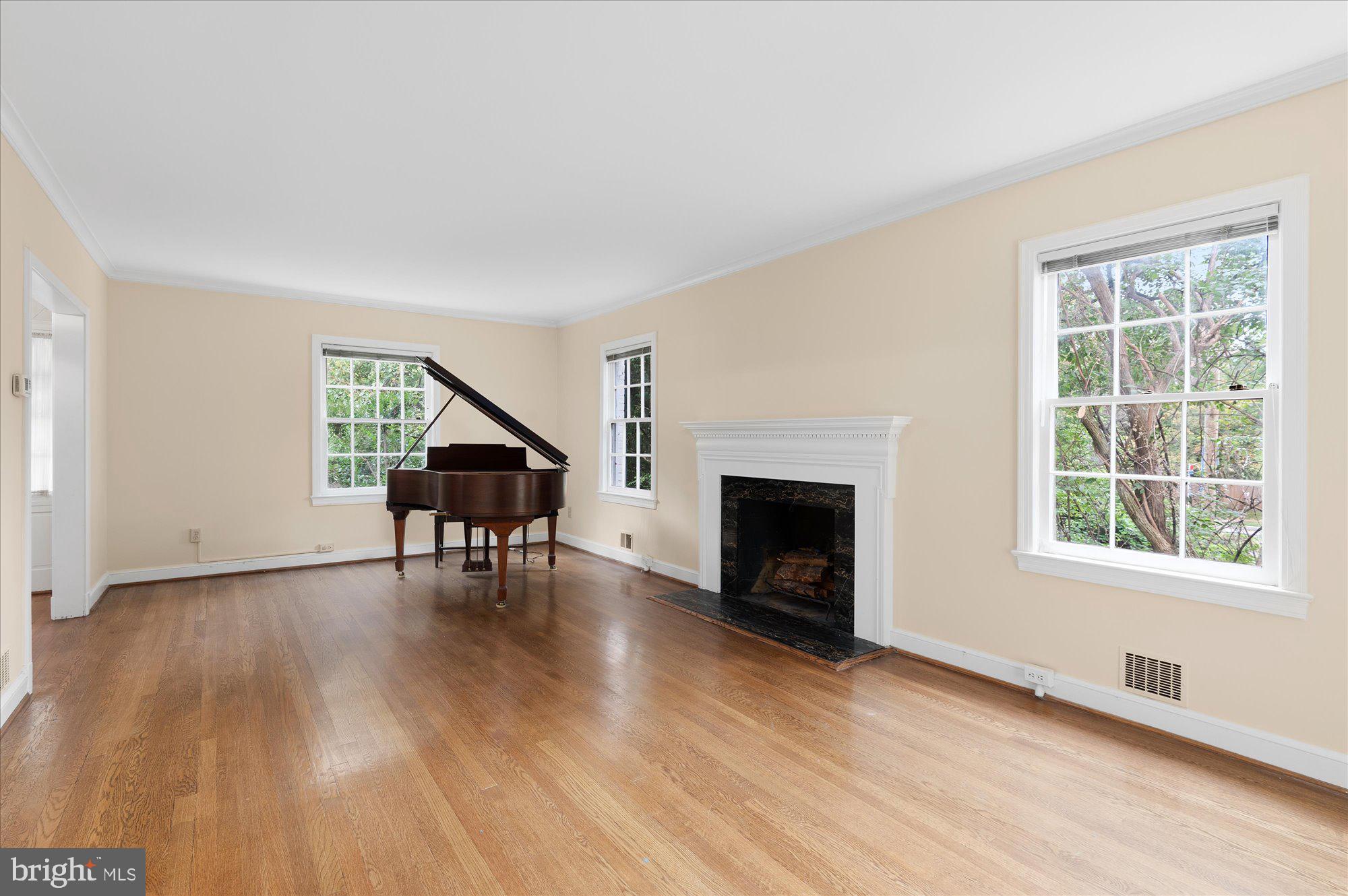 CHEVY CHASE VILLAGE - Residential