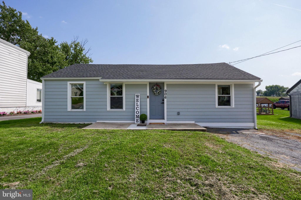 Photo of 906 Donegal Springs Road, MOUNT JOY, PA 17552 (MLS # PALA2094664)