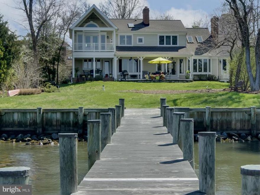 REDUCED OWNER SAYS SELL! Annapolis Water Front custom built home w/ quality & open floor plan. Bulk headed W F and pier are just steps across the level lawn from the porches.Sunsets to enjoy with this expansive view of the South River. Two sided fplc. MBR and BA. Kitchen w/ butlers pantry Viking gas, custom cabinetry, stone fplc. brick drive, full LL for your finishing touches Commu. beach & pool.