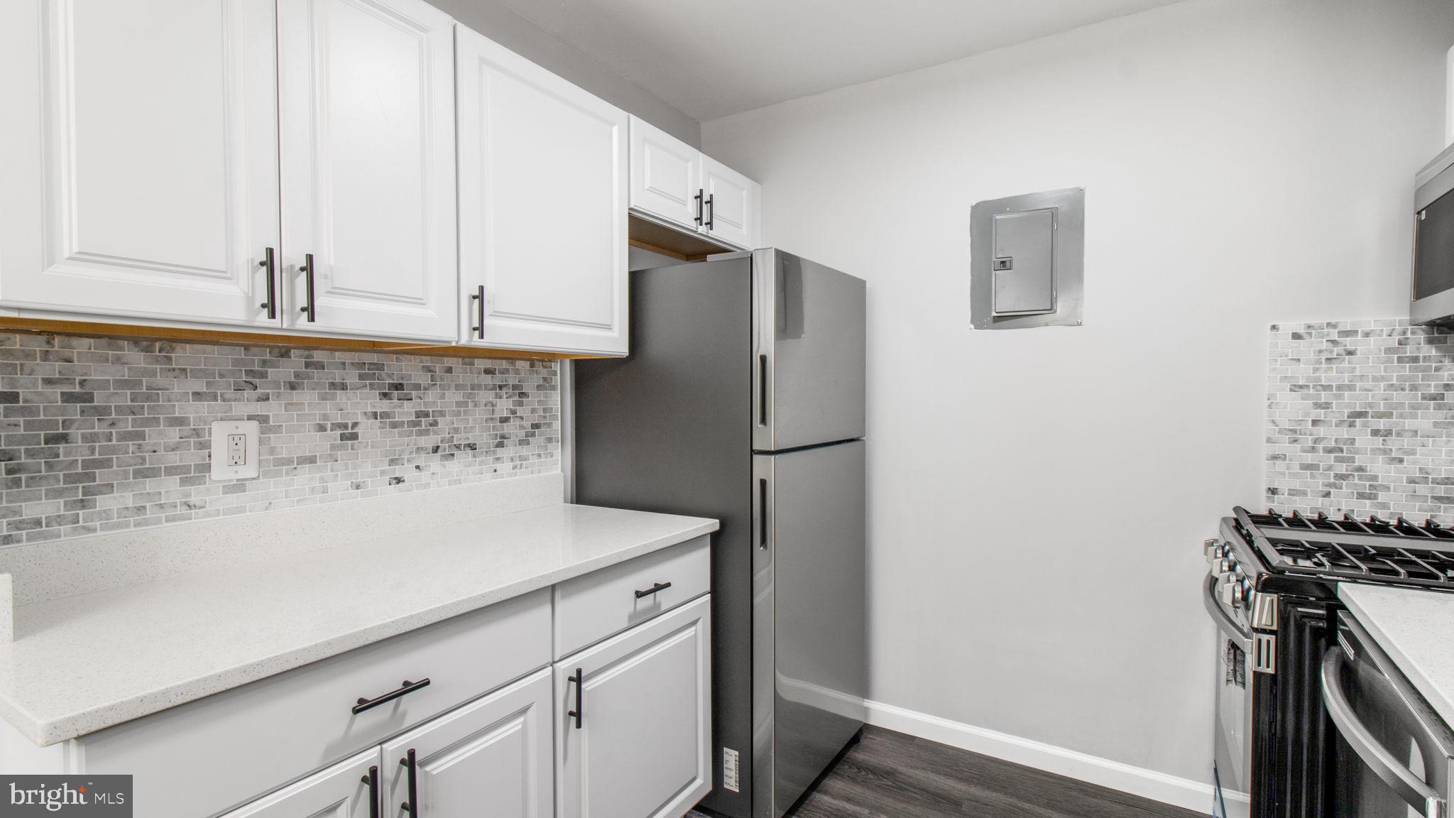 MARLOW TOWERS CONDOMINIUMS - Residential