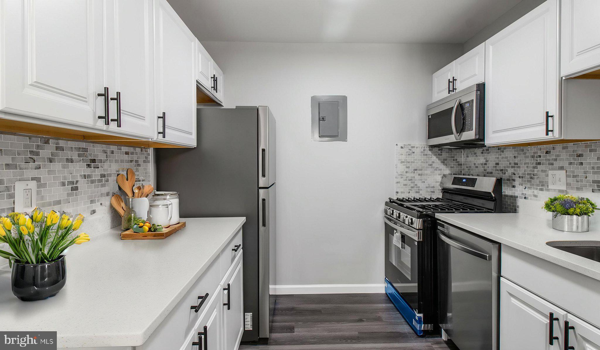 MARLOW TOWERS CONDOMINIUMS - Residential