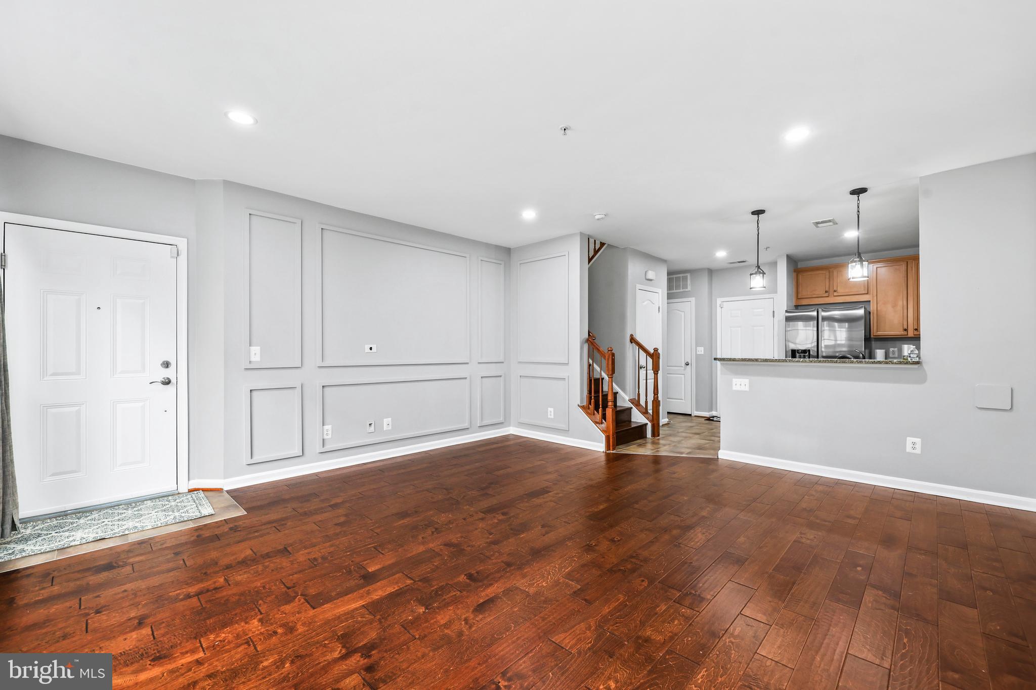 MARKET CENTER - Residential Lease