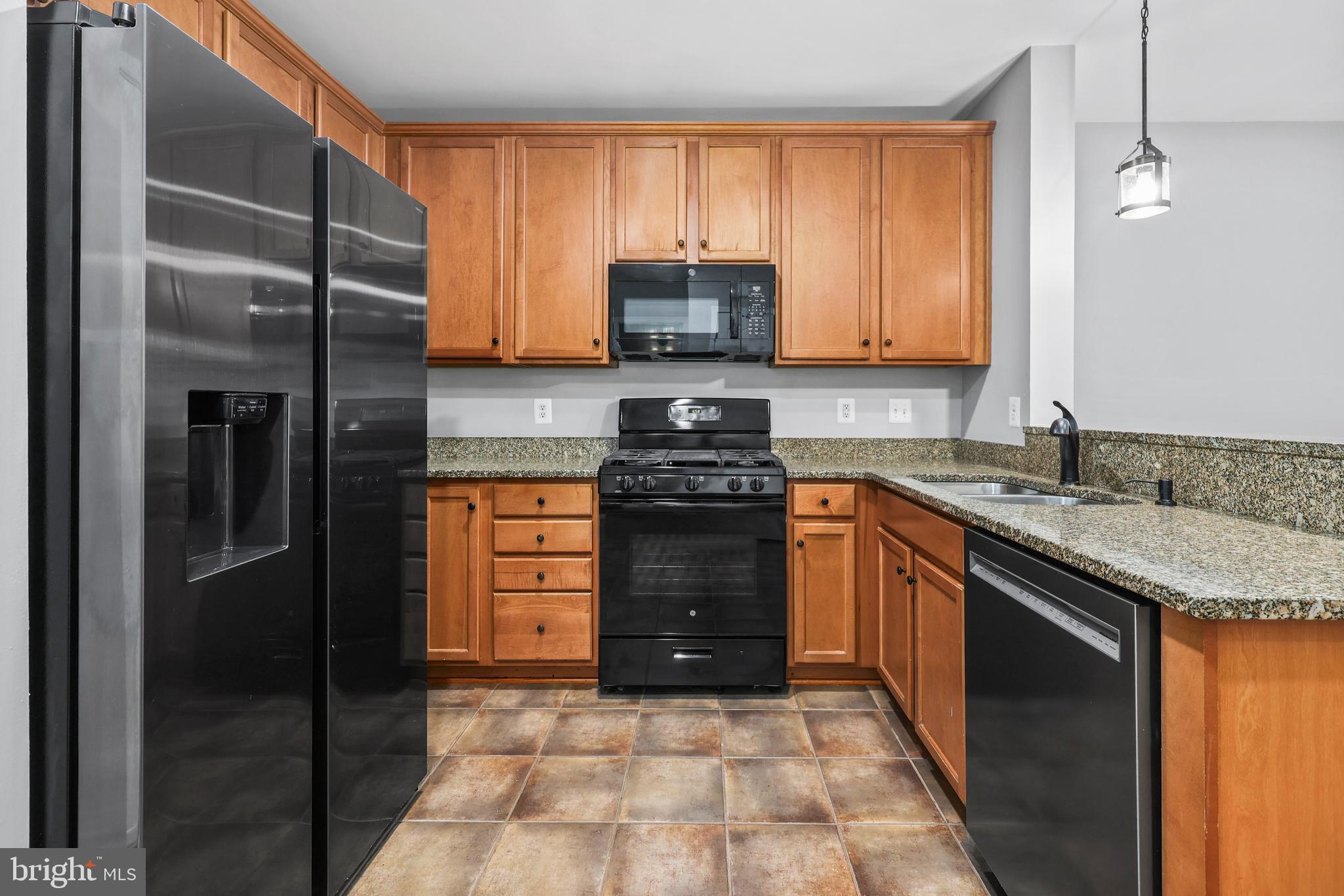 MARKET CENTER - Residential Lease