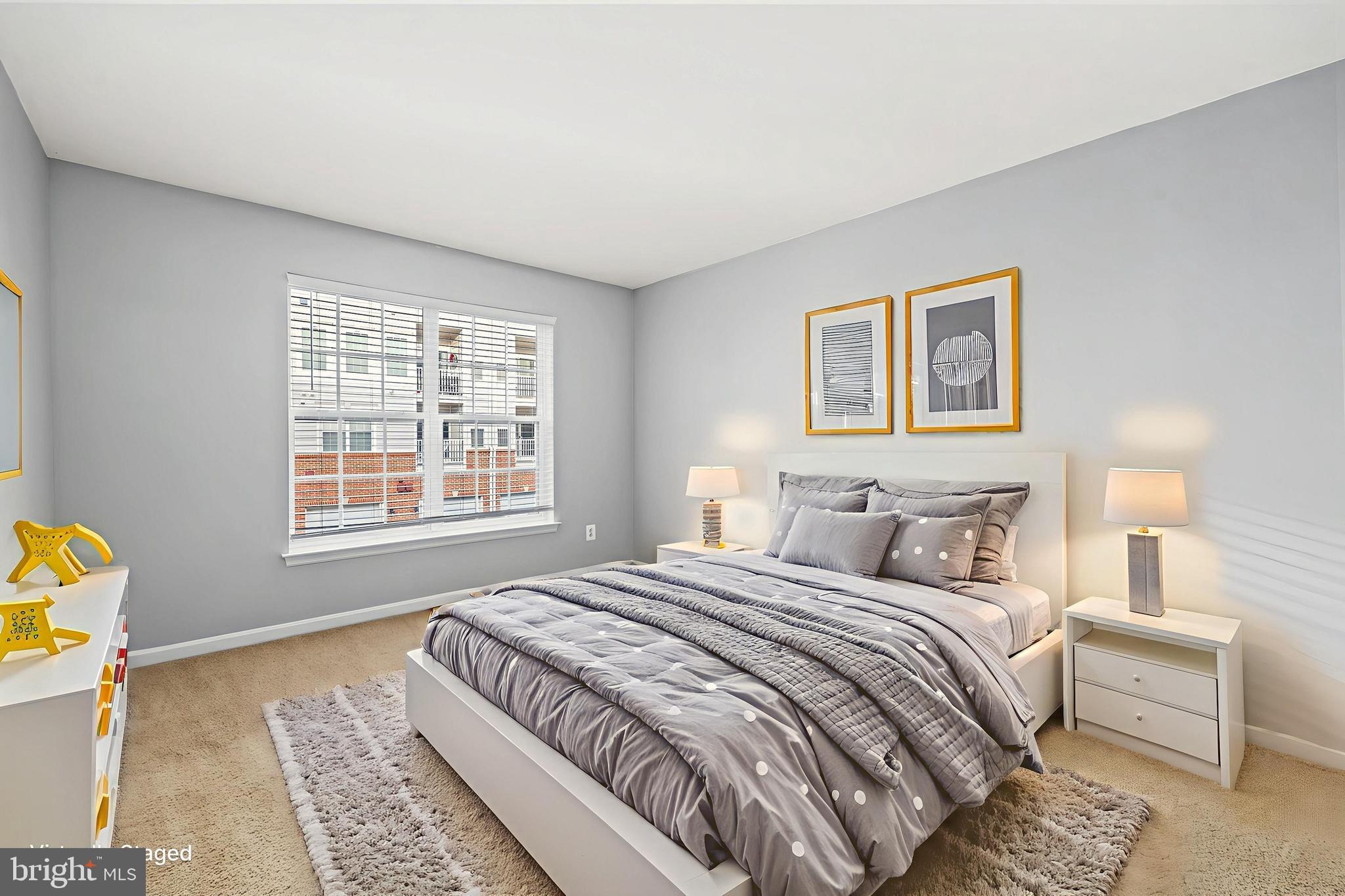 MARKET CENTER - Residential Lease