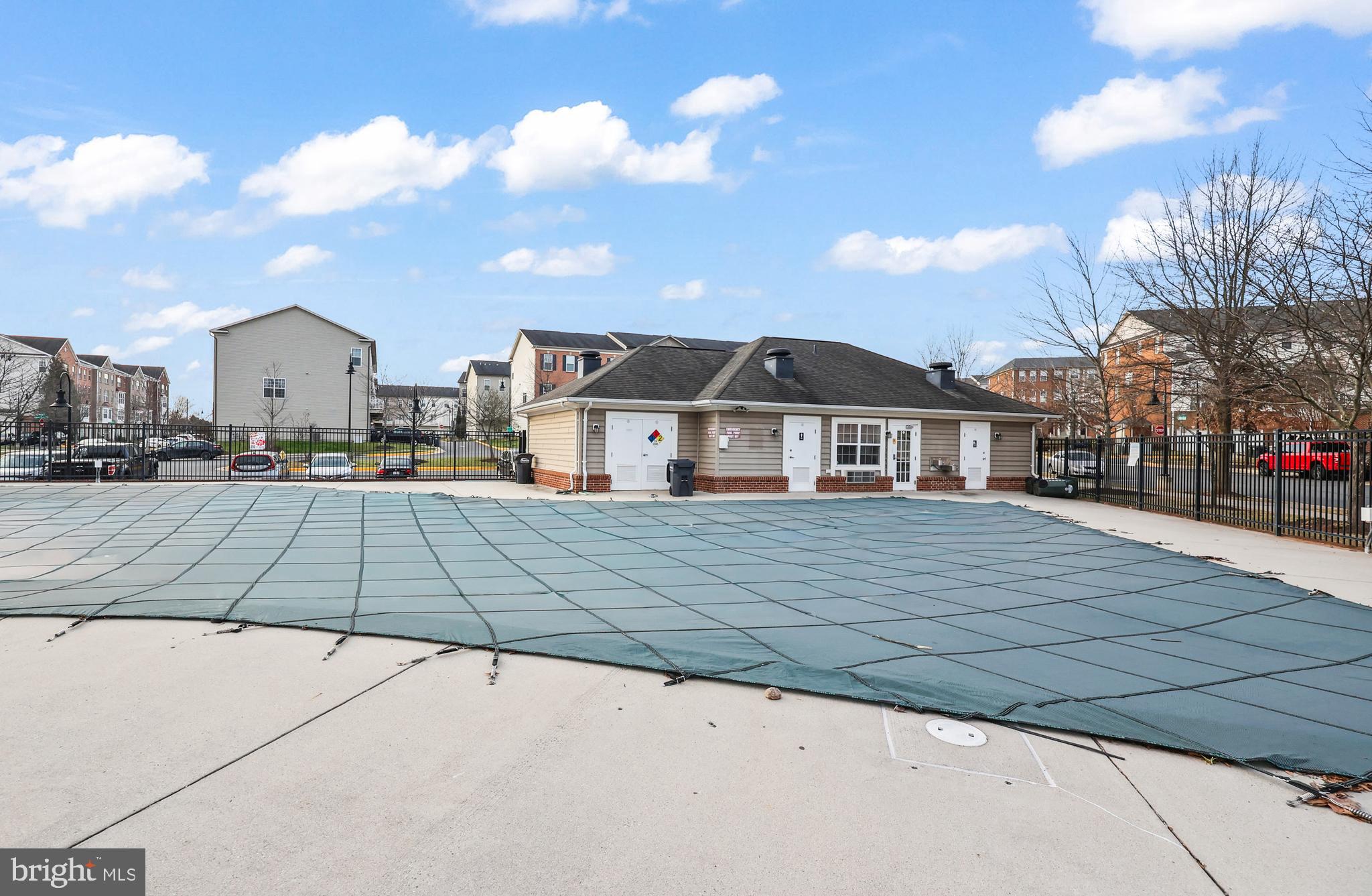 MARKET CENTER - Residential Lease