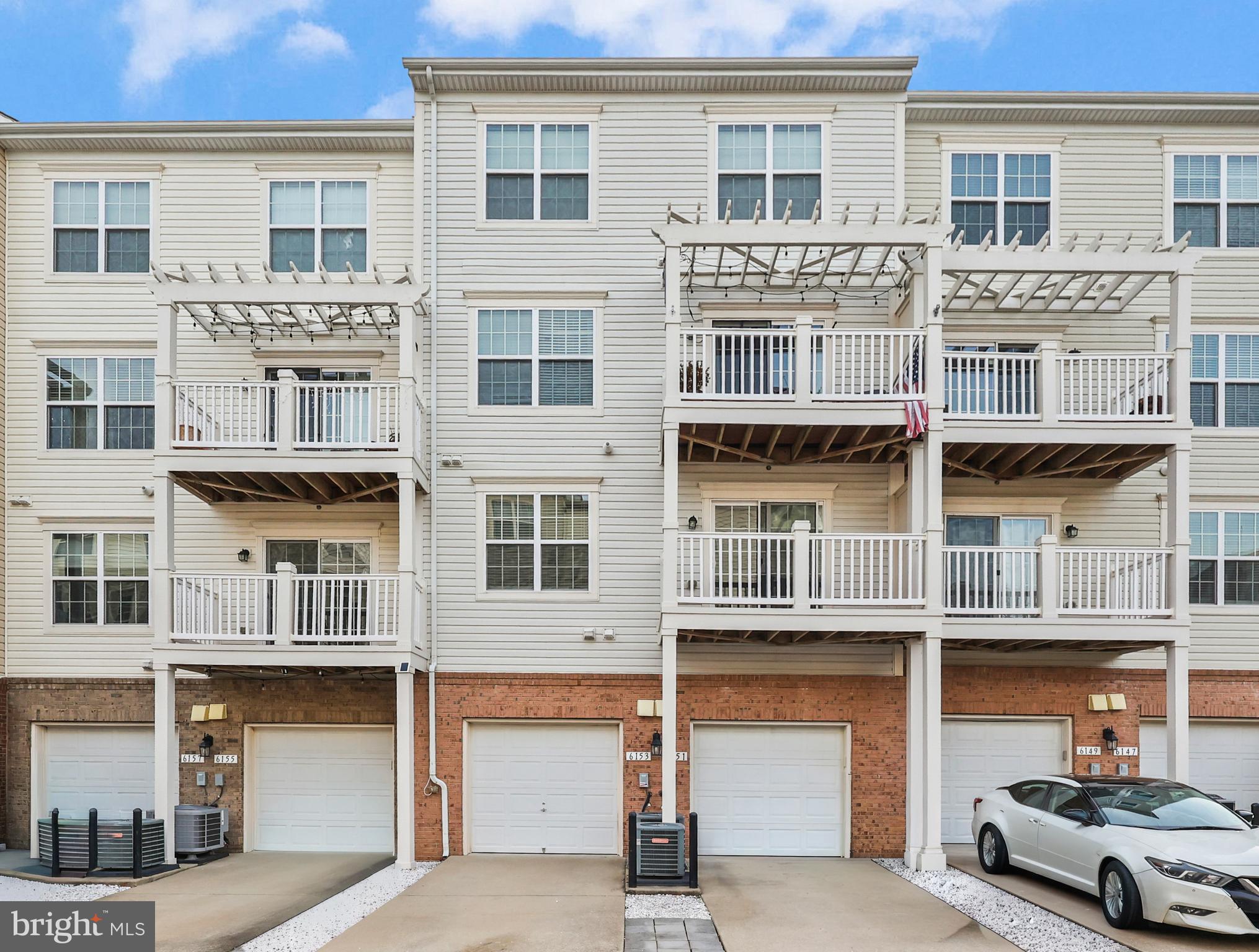 MARKET CENTER - Residential Lease