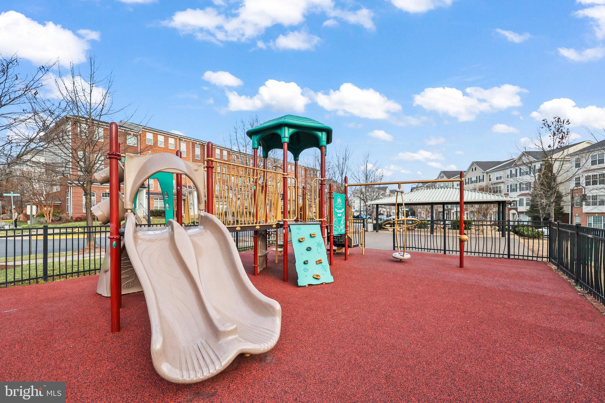 MARKET CENTER - Residential Lease