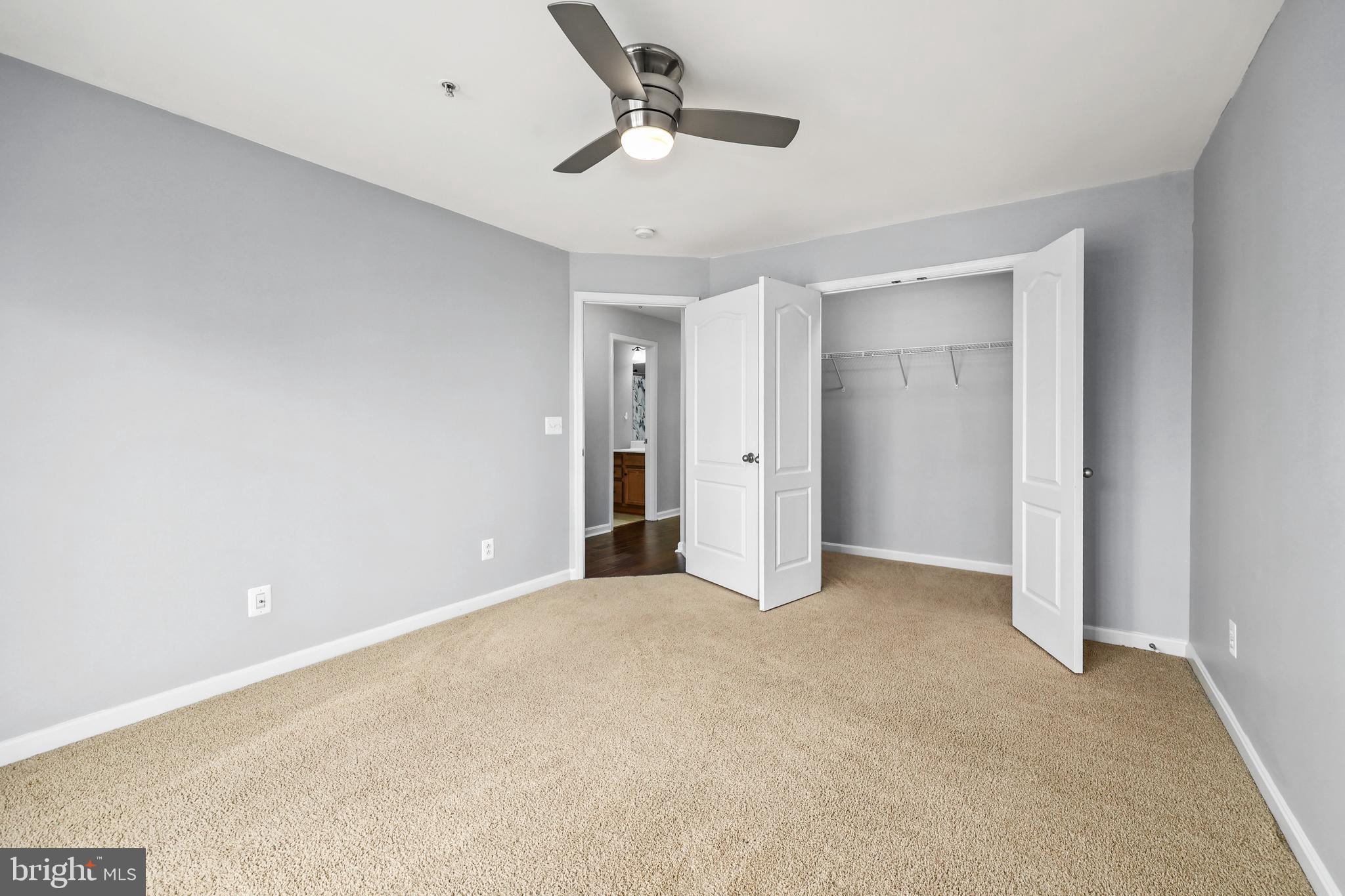 MARKET CENTER - Residential Lease