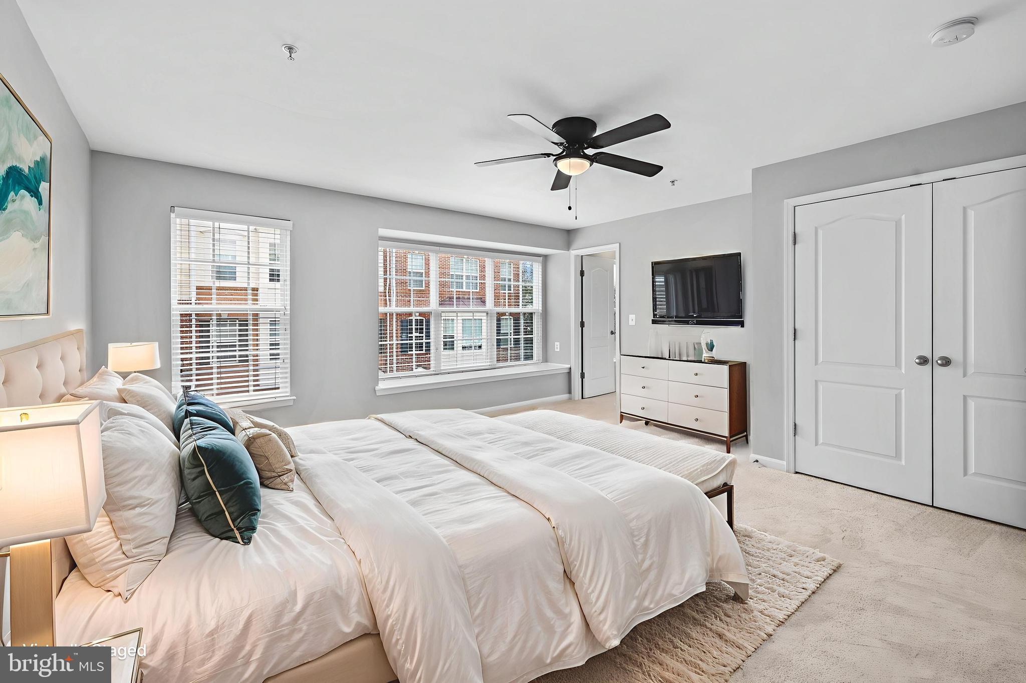 MARKET CENTER - Residential Lease