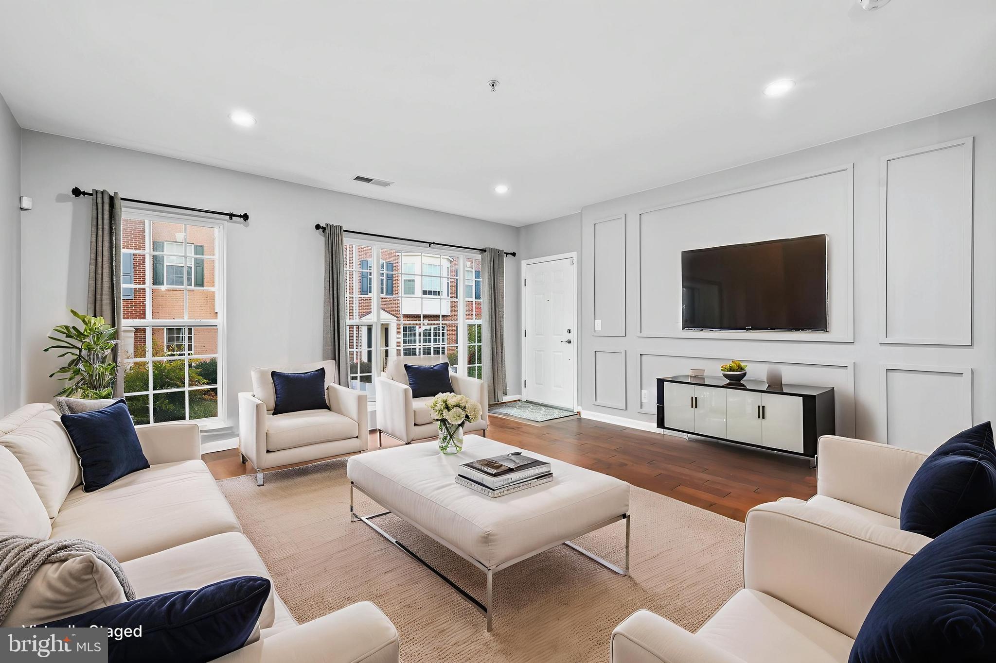 MARKET CENTER - Residential Lease