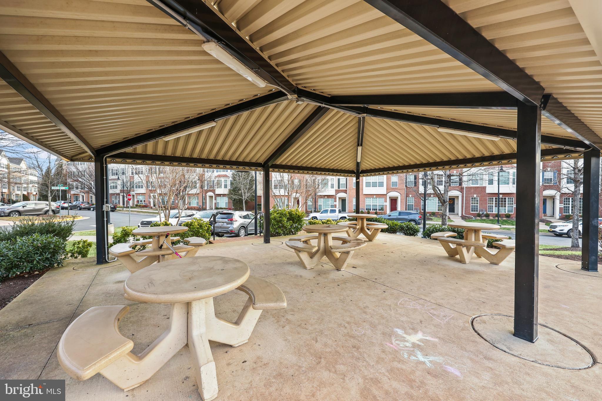 MARKET CENTER - Residential Lease