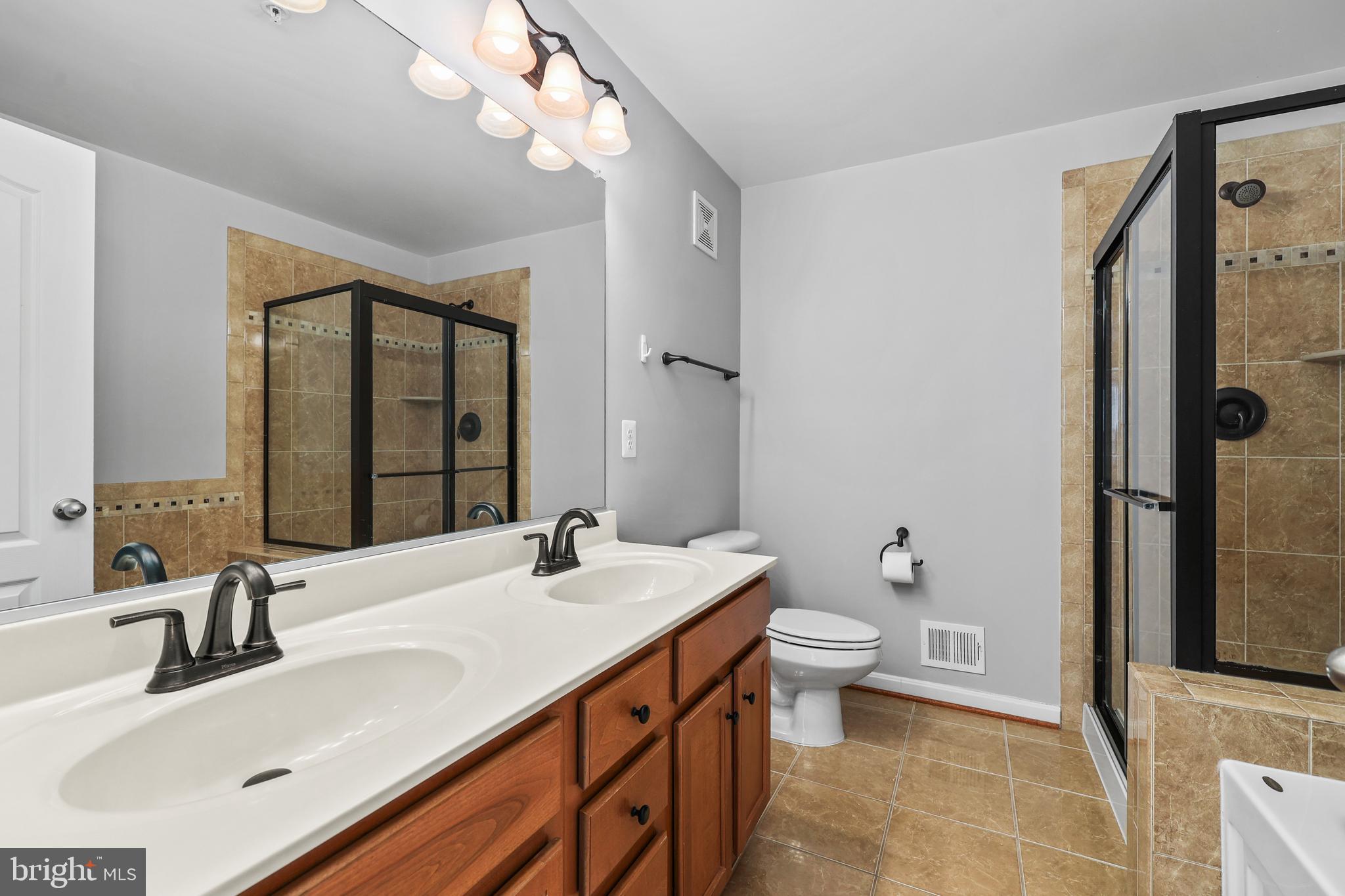 MARKET CENTER - Residential Lease