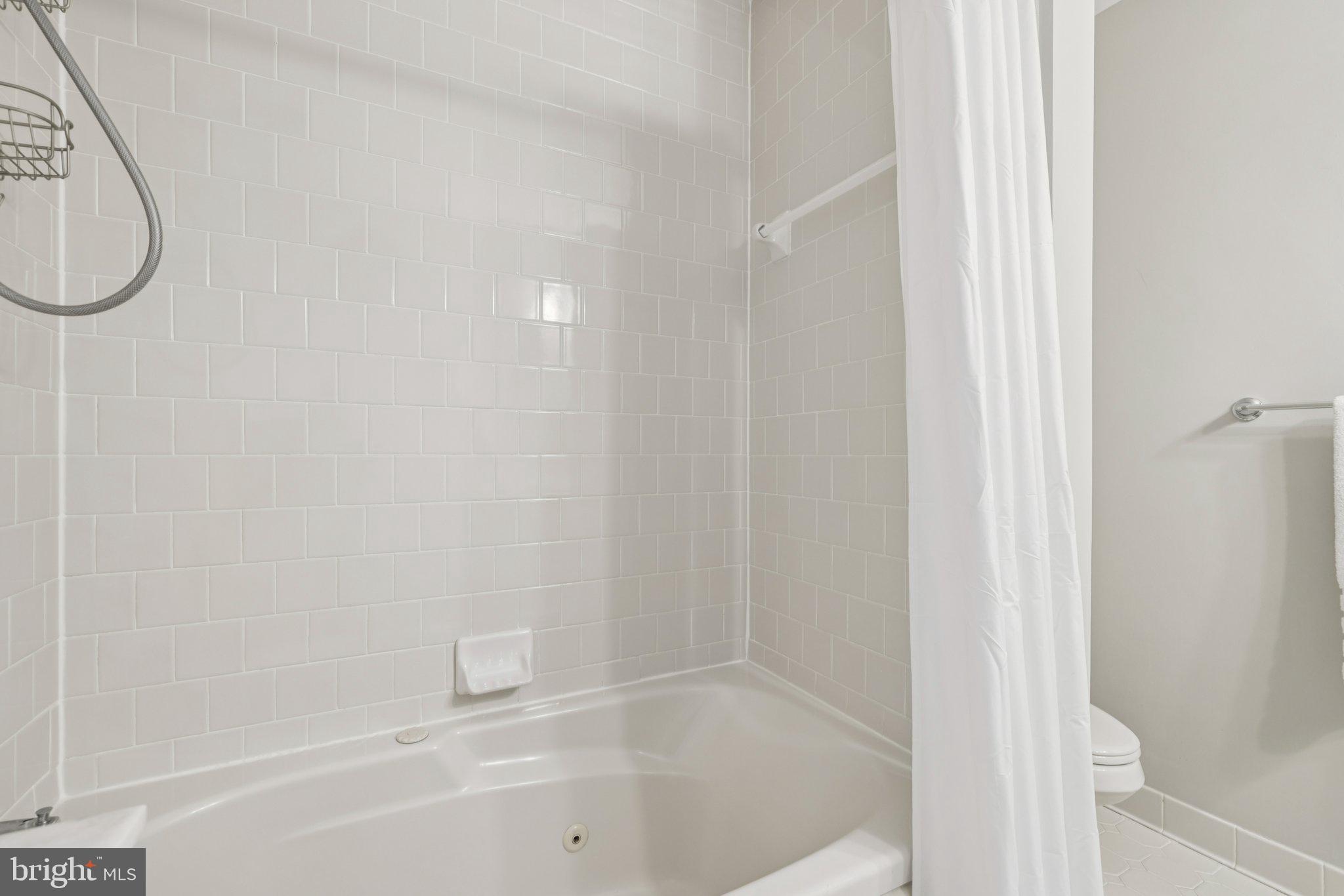 LOVETON FARMS - Residential