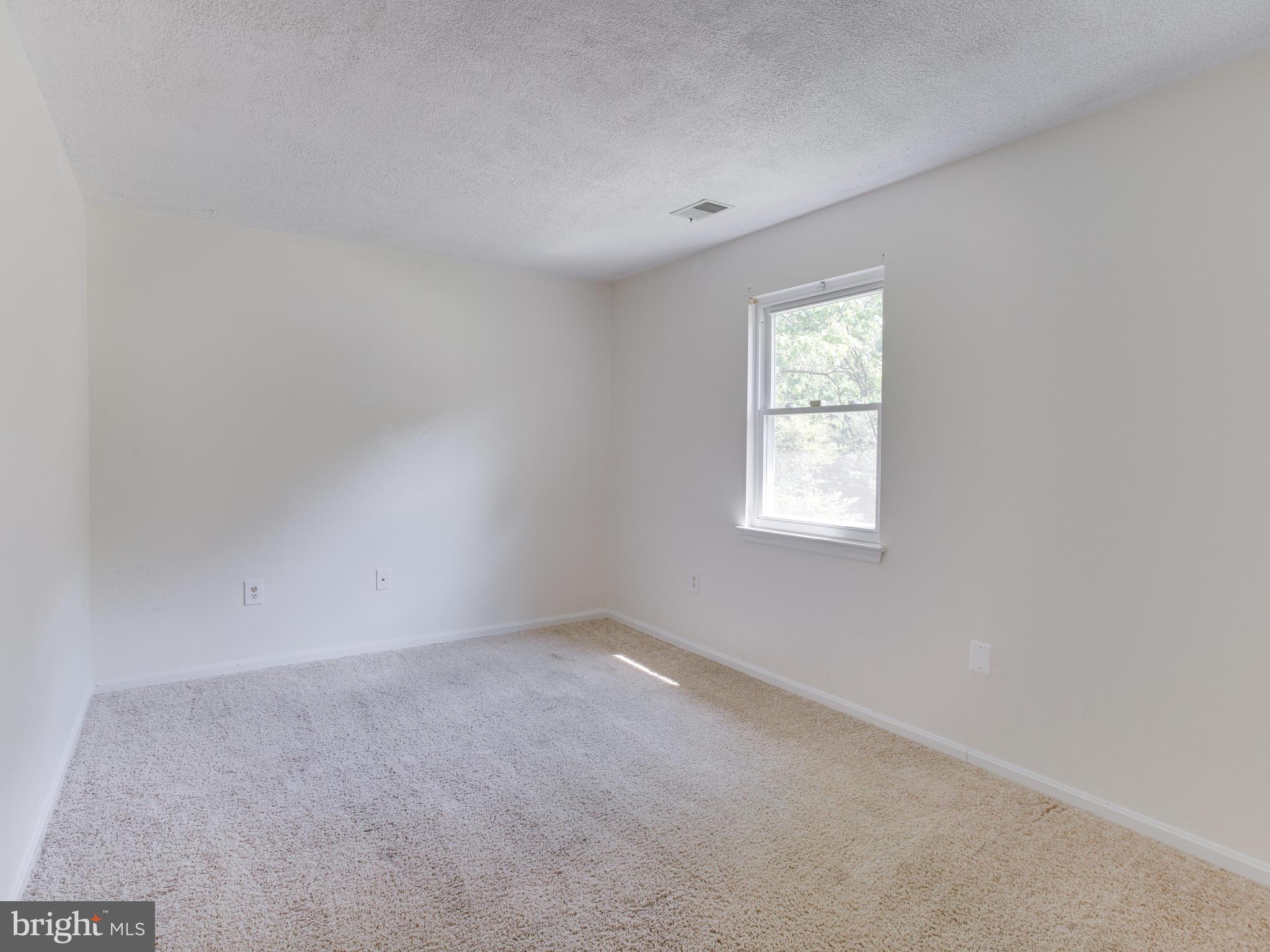 EUTAW FOREST - Residential Lease