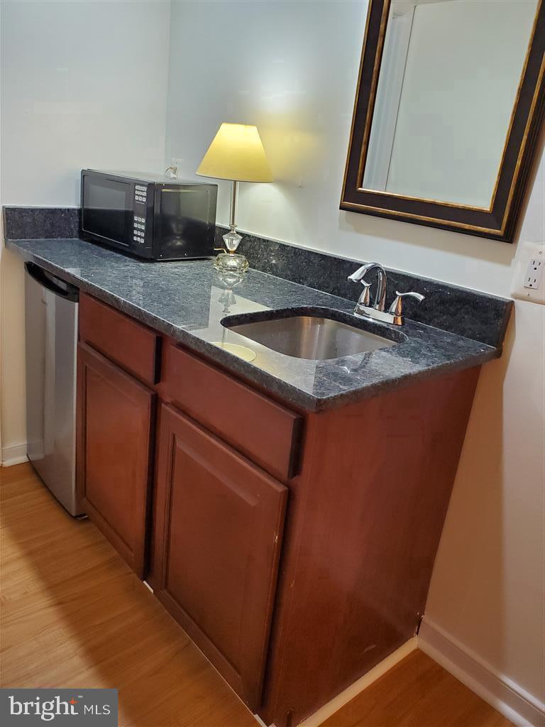 COLVINS GLEN - Residential Lease