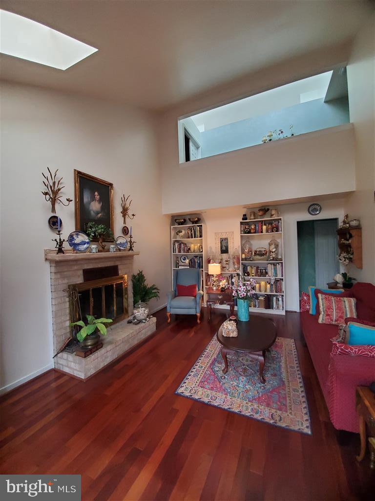 COLVINS GLEN - Residential Lease