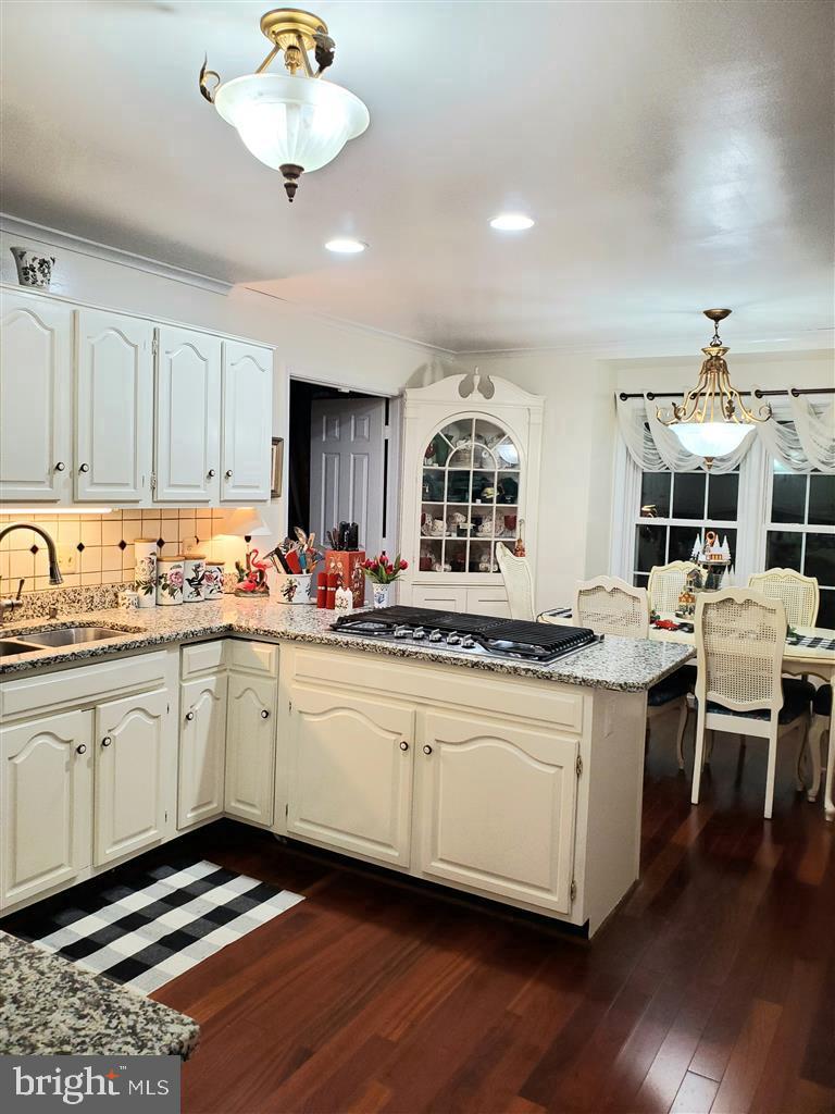 COLVINS GLEN - Residential Lease