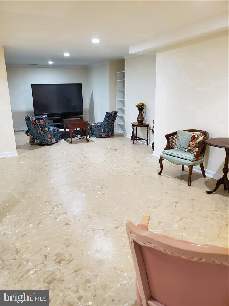 COLVINS GLEN - Residential Lease