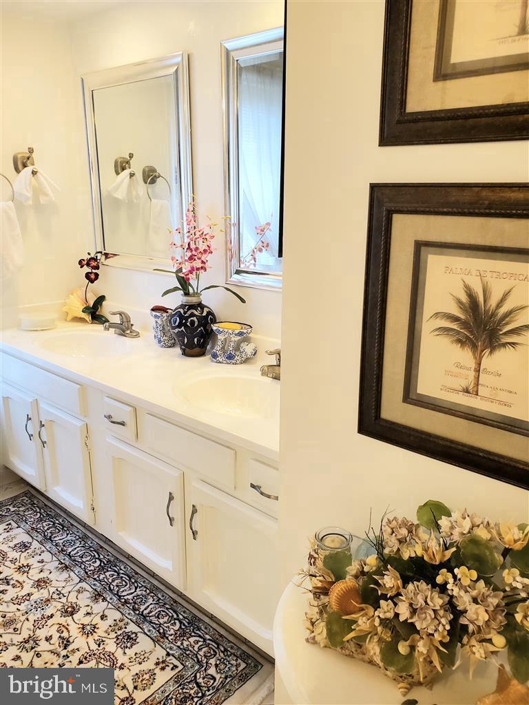 COLVINS GLEN - Residential Lease