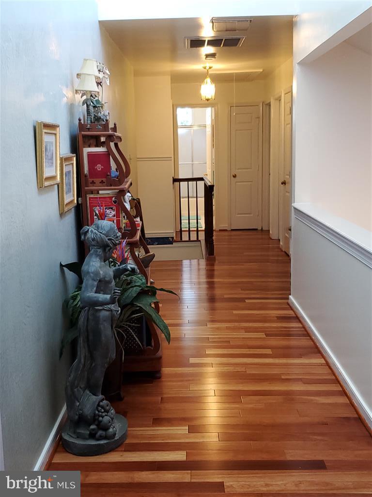 COLVINS GLEN - Residential Lease