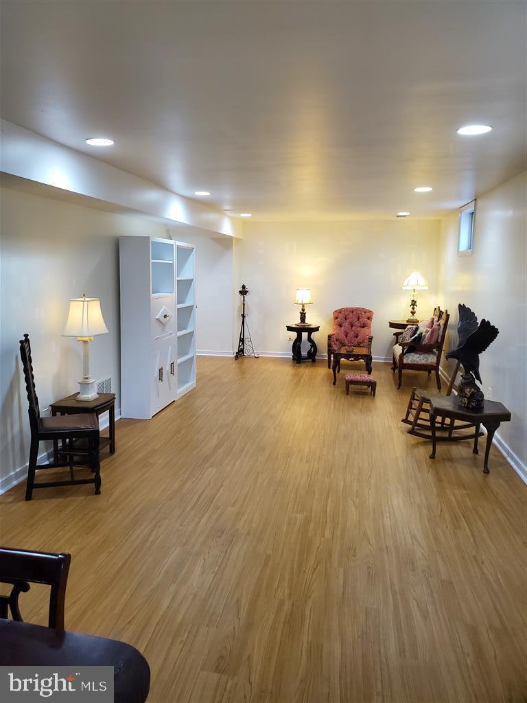 COLVINS GLEN - Residential Lease