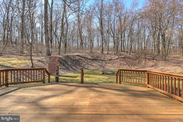 LAUREL ESTATES - Residential